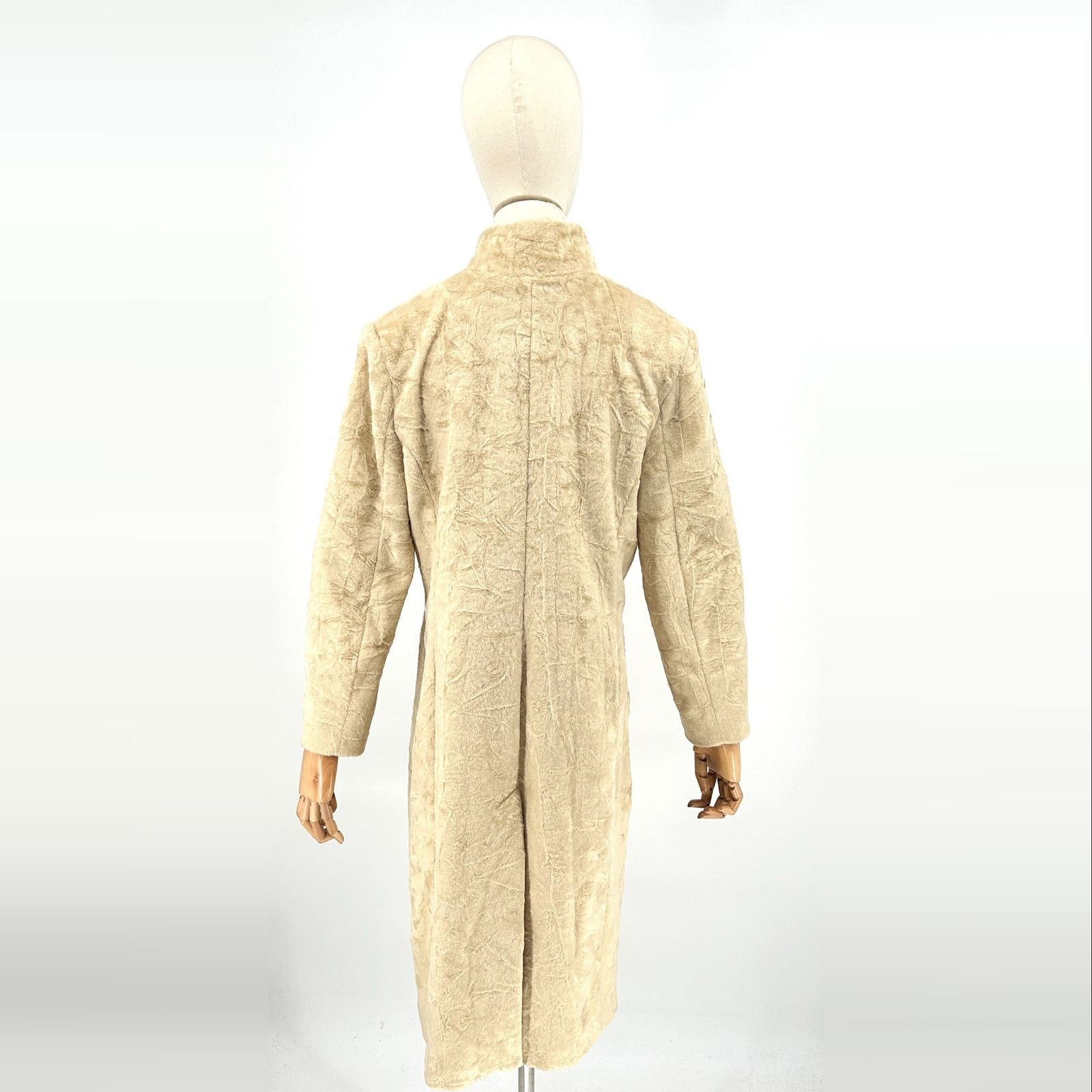 Vintage Vintage 90s Cream Faux Fur Longline Winter Coat Size M / US 6-8 / IT 42-44 - 3 Thumbnail