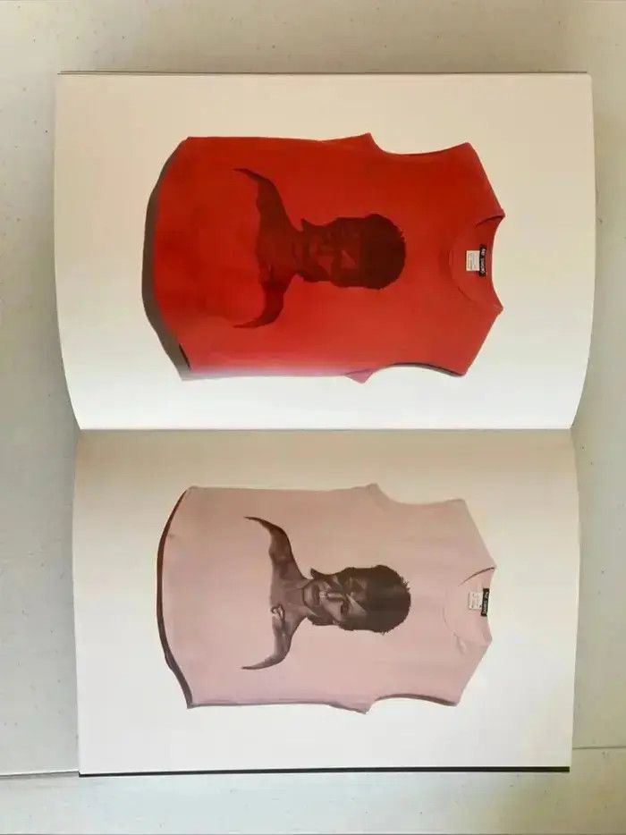 IDEA × Raf Simons Raf Simons x Idea 1996-2006 Archive Lookbook Size ONE SIZE - 2 Thumbnail