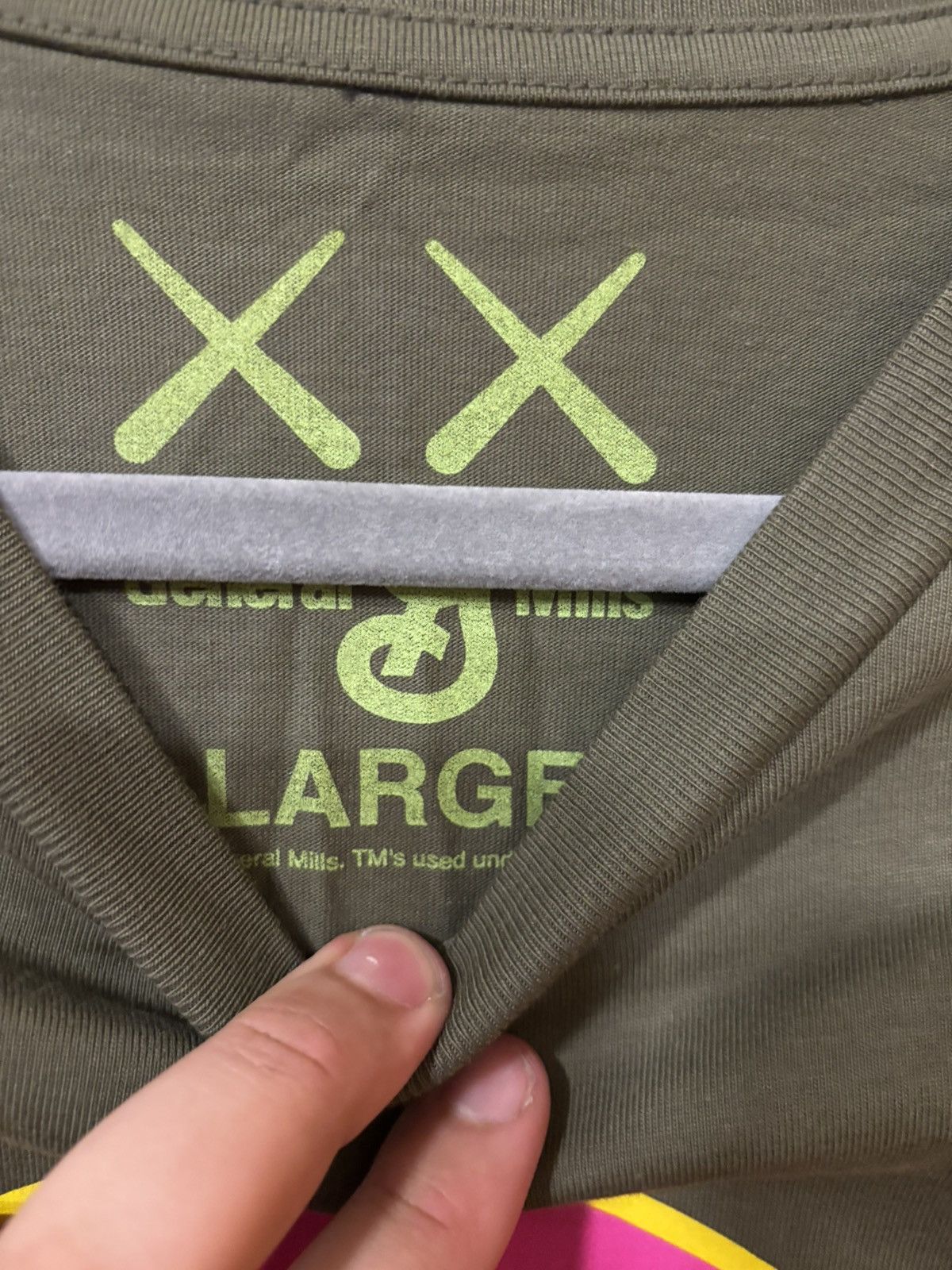 Kaws Kaws Frute Brute Tee Size US L / EU 52-54 / 3 - 2 Thumbnail