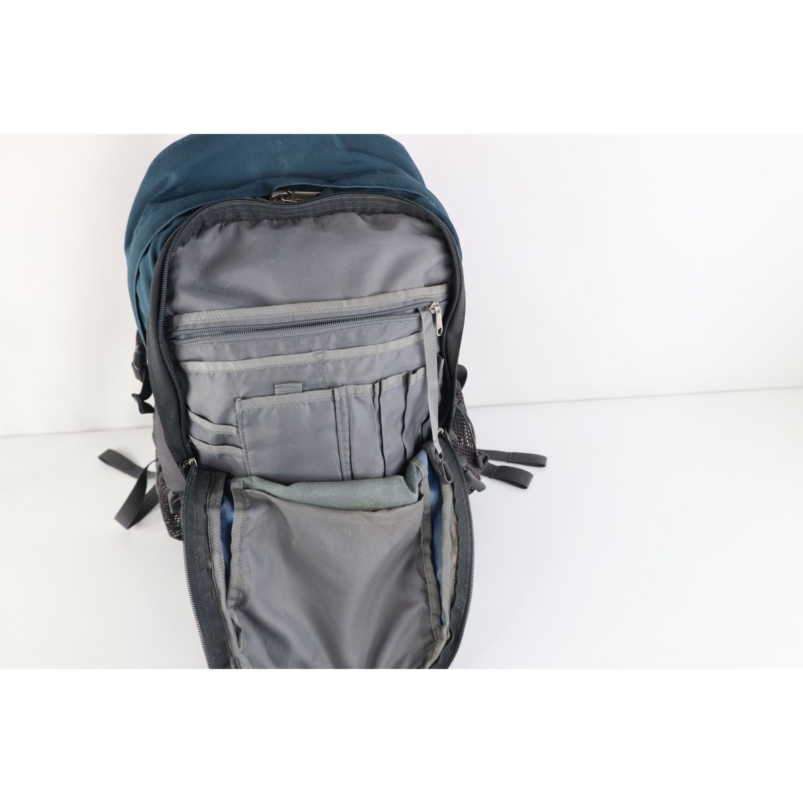 Vintage Vintage The North Face Distressed Angkor Hiking Backpack Size ONE SIZE - 12 Thumbnail