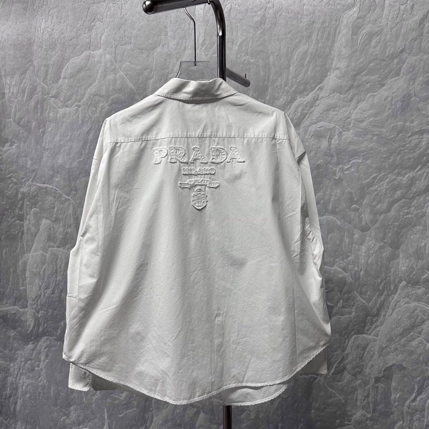 Prada prada pocket logo embroidered shirt in white Size US S / EU 44-46 / 1 - 2 Thumbnail