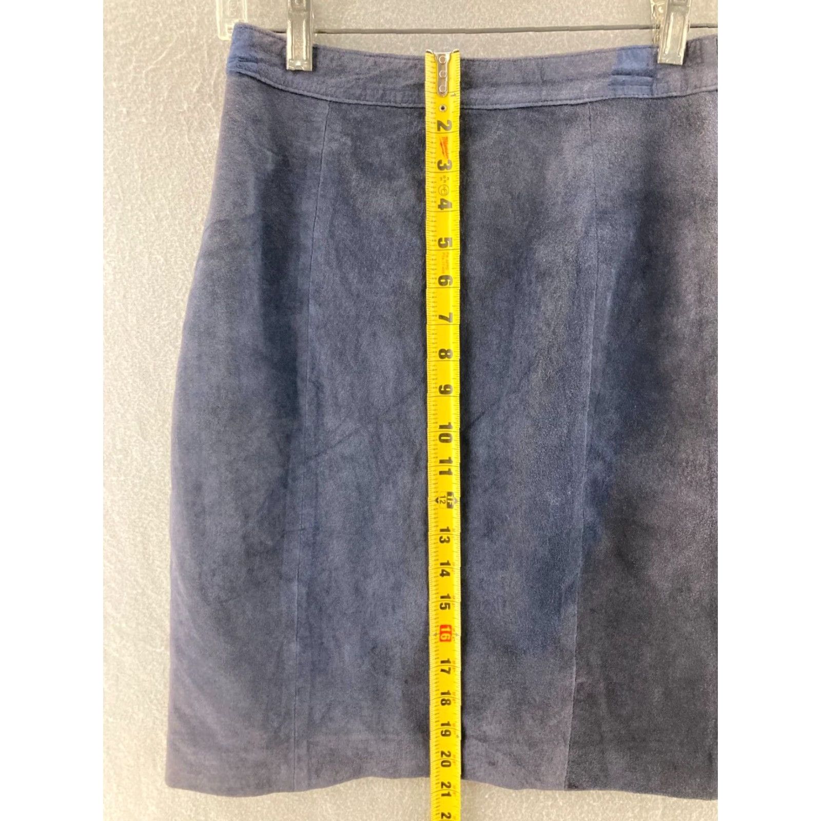 Vintage VINTAGE Rock Creek Suede Leather Skirt Womens 6 Knee Length A-Line Blue 100% Genuine Leather Skirt Rock Womens Size 28" / US 6 / IT 42 - 4 Thumbnail