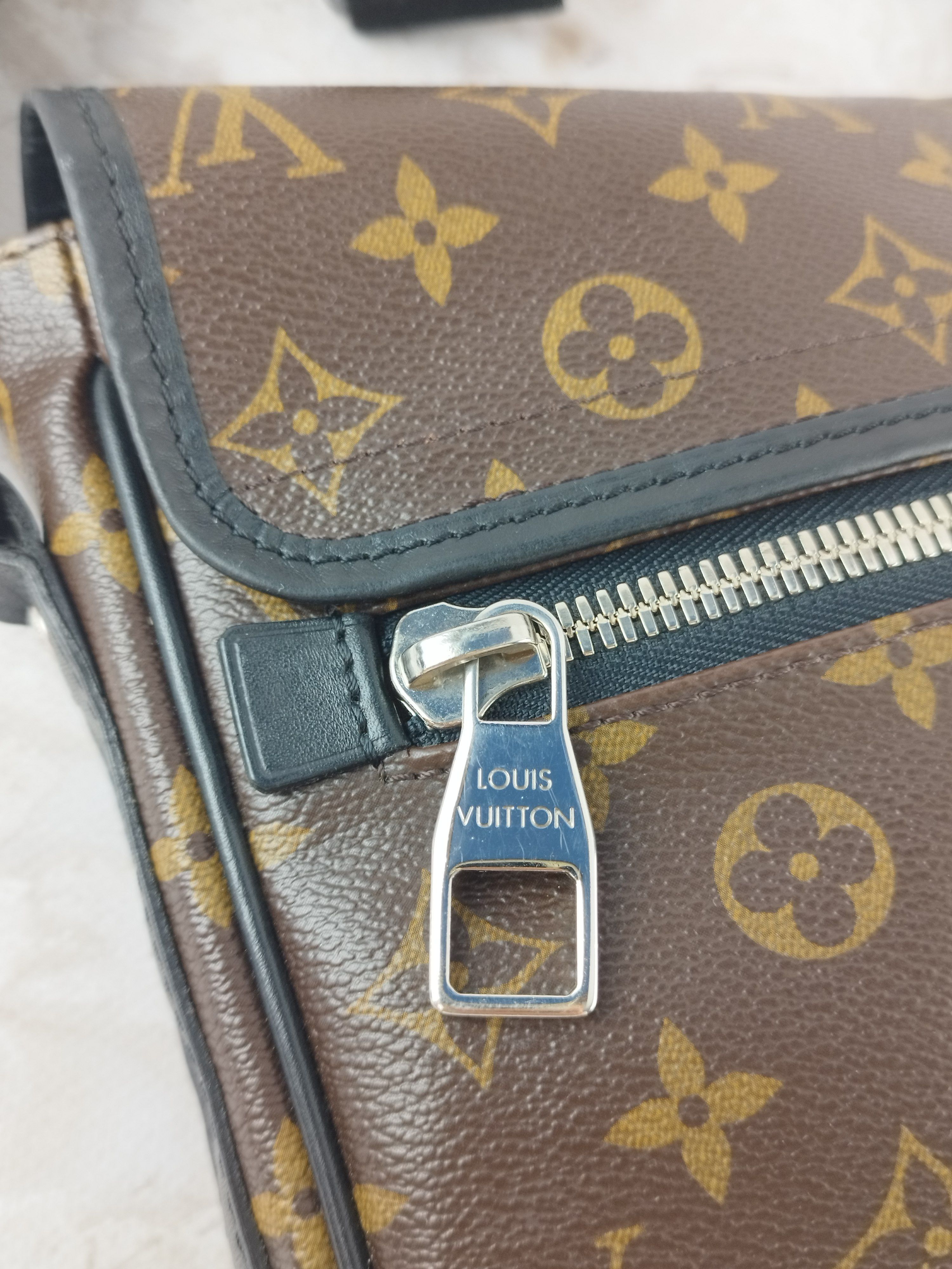 Louis Vuitton Louis Vuitton Monogram Macassar Canvas Bass MM bag Size ONE SIZE - 7 Thumbnail
