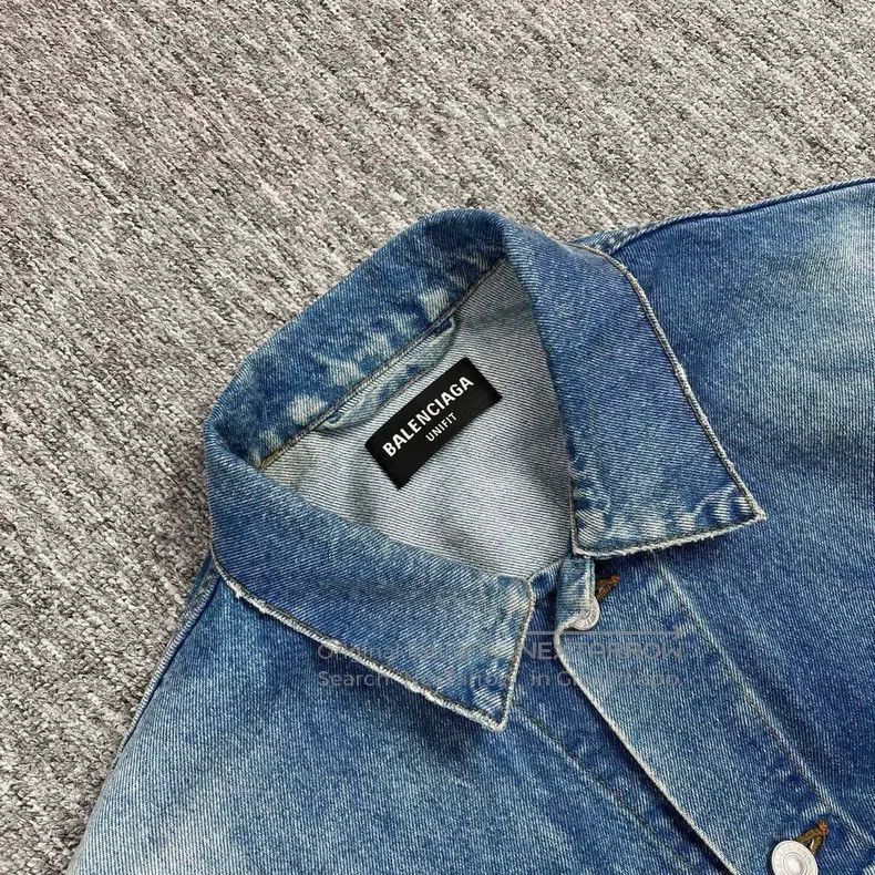Balenciaga Balenciaga Blue spray paint effect logo print denim jacket Size US XS / EU 42 / 0 - 4 Thumbnail