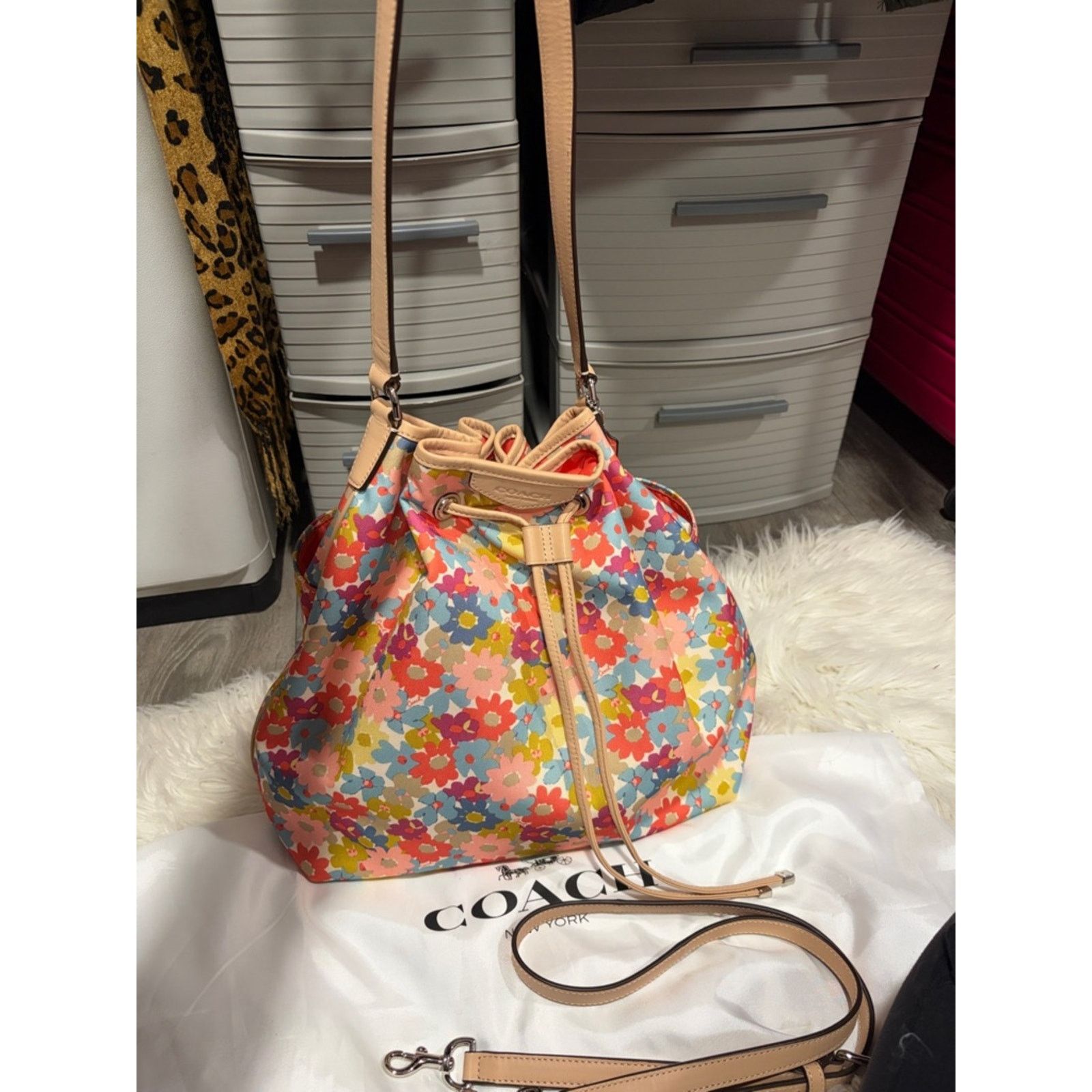 Coach 🌸 RARE VINTAGE Coach Peyton Floral Drawstring Bucket Bag Size ONE SIZE - 2 Thumbnail