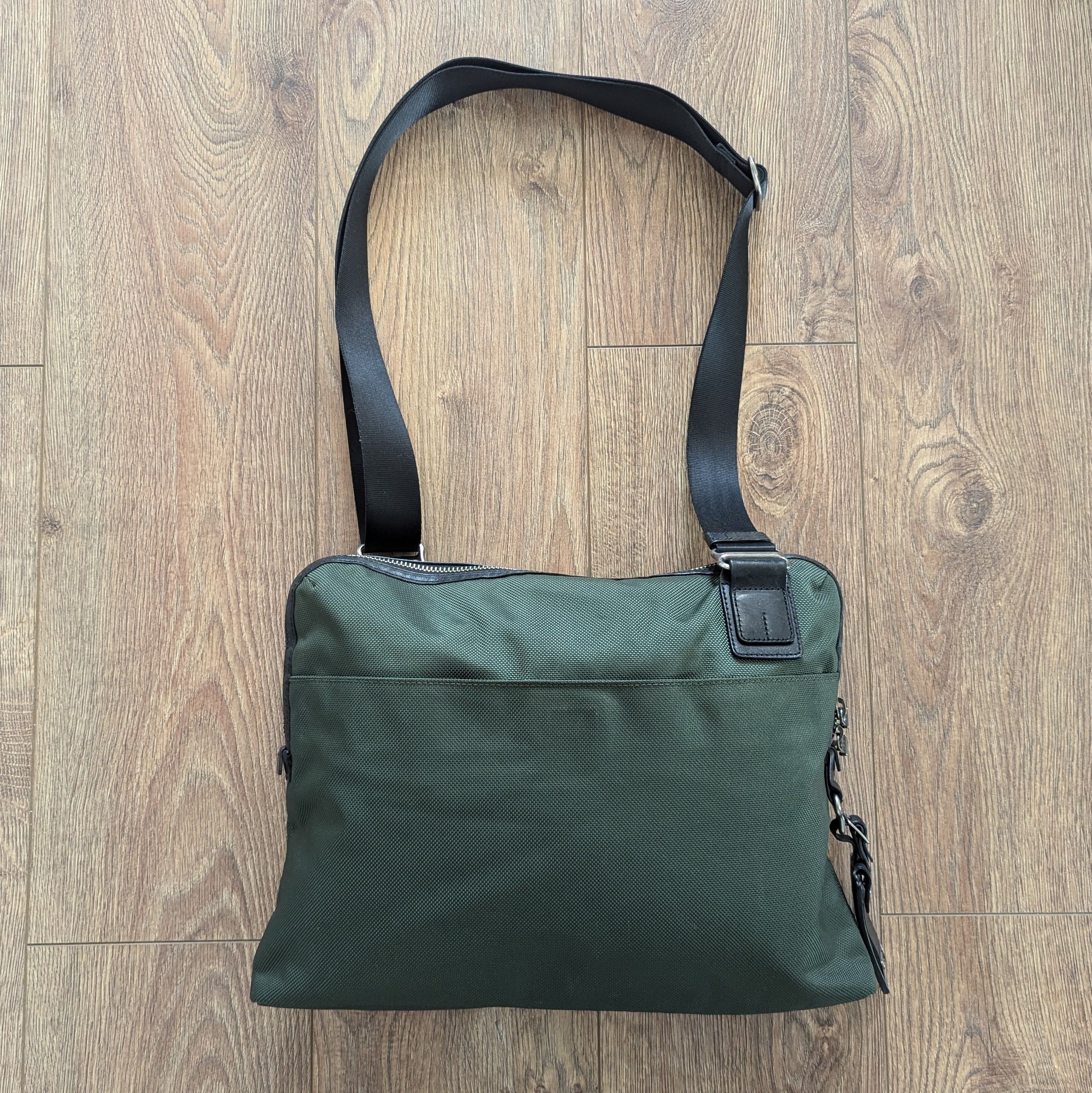 Tumi Tumi Alpha Bravo Messenger Laptop Messenger Bag Dark Green Size ONE SIZE - 16 Thumbnail