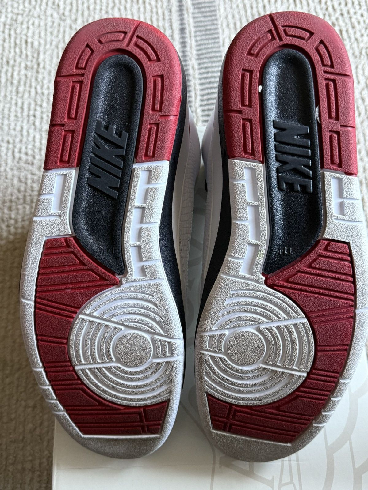 Jordan Brand Air jordan 2 chicago Size US 11.5 / EU 44-45 - 5 Thumbnail