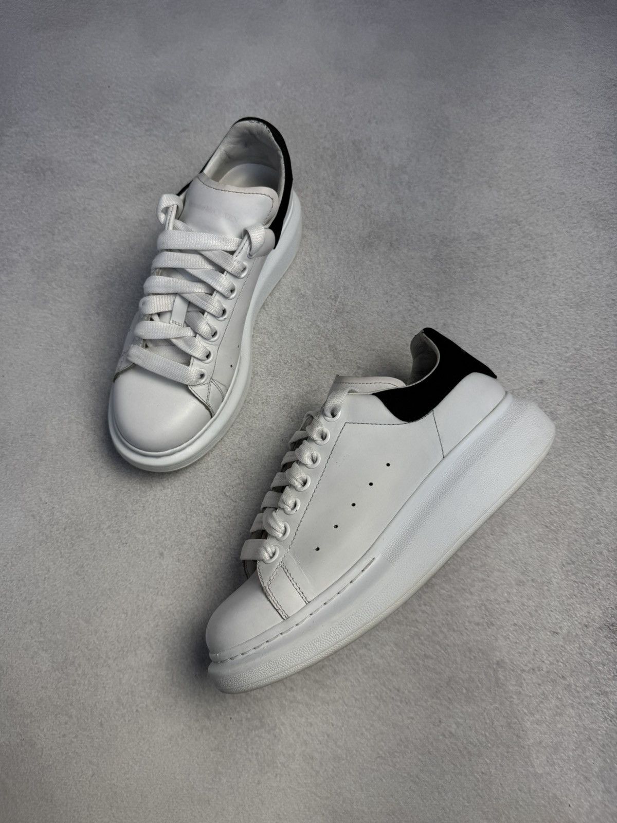 Alexander McQueen Alexander McQueen Oversized Leather Sneakers White/Black Size US 7.5 / IT 37.5 - 1 Thumbnail