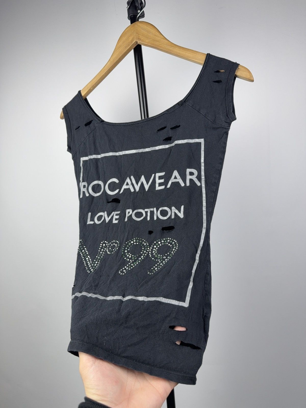 Rocawear Rocawear Distressed Tank Top Love Potion No.99 Rhinestone Size XS / US 0-2 / IT 36-38 - 2 Thumbnail
