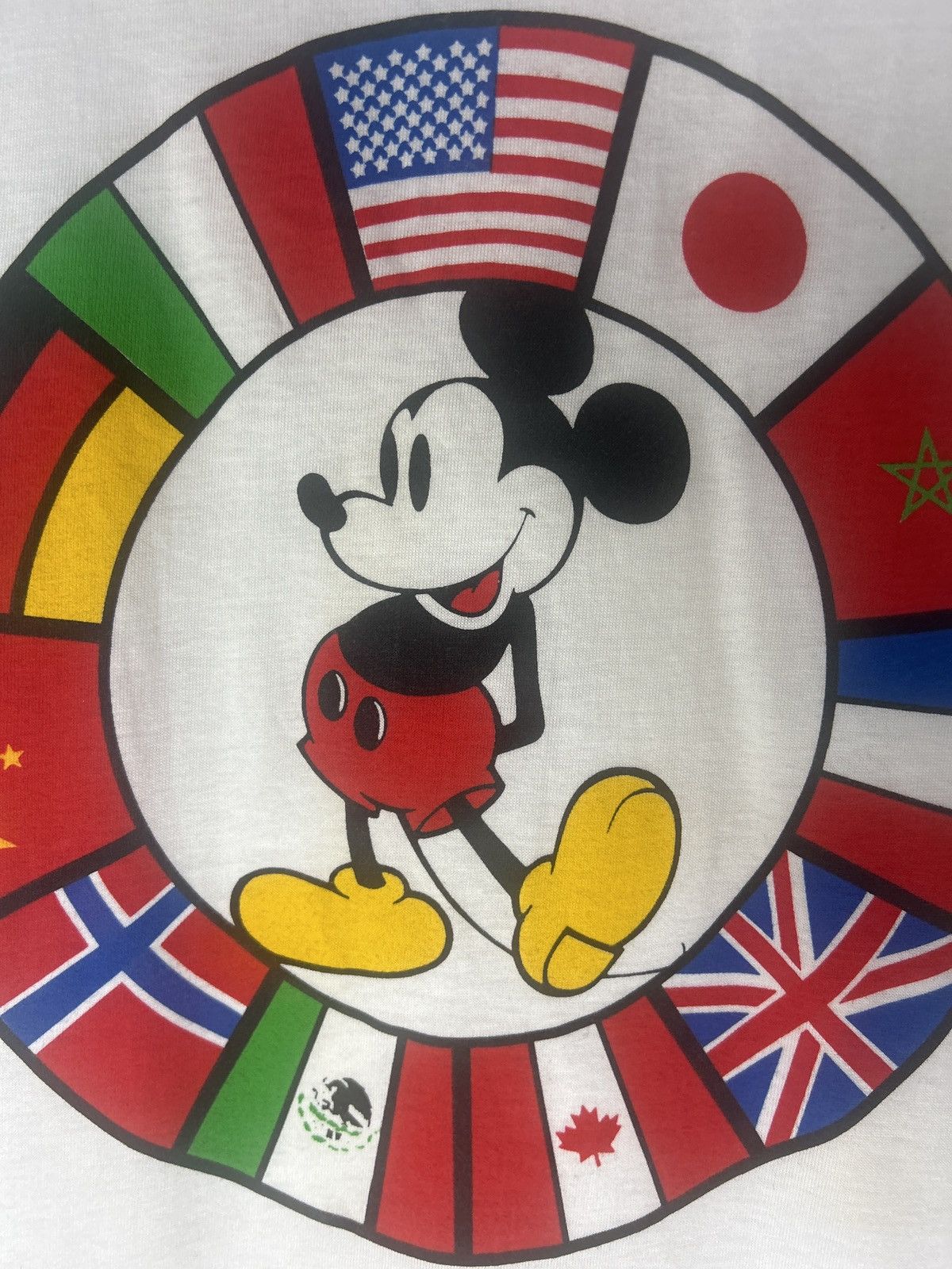 Disney Vintage 90s Mickey Mouse Disneyland International Tee Size US L / EU 52-54 / 3 - 4 Thumbnail