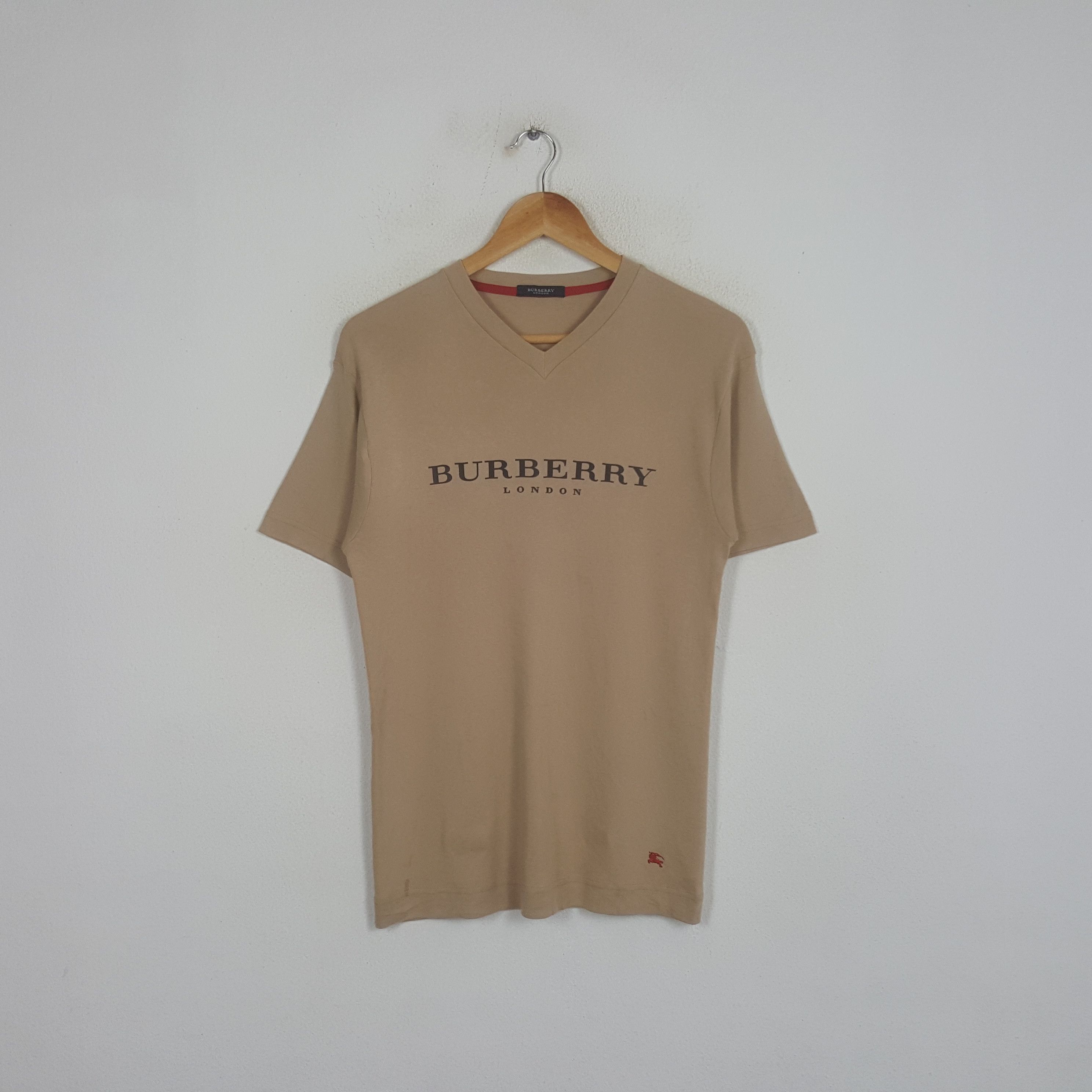 Vintage Burberry London Luxury Brand Tshirt