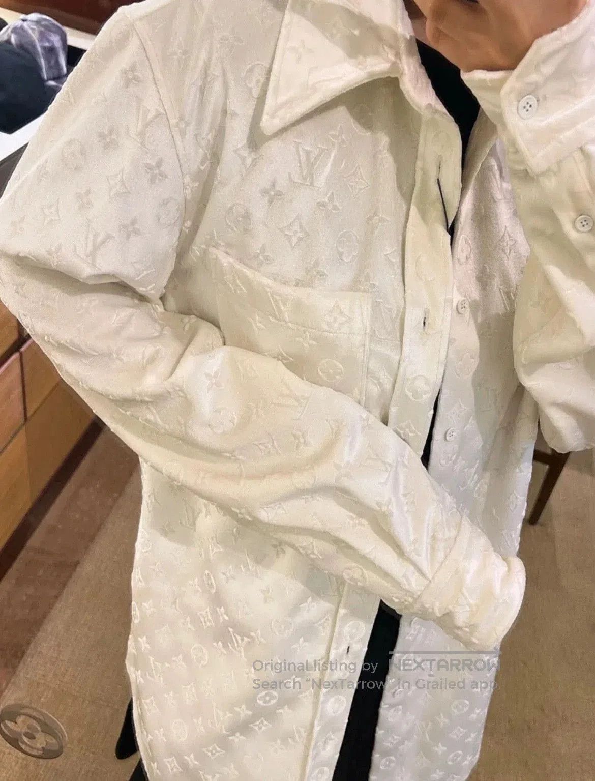Louis Vuitton stylish white logo shirt in size large. Size US L / EU 52-54 / 3 - 9 Thumbnail