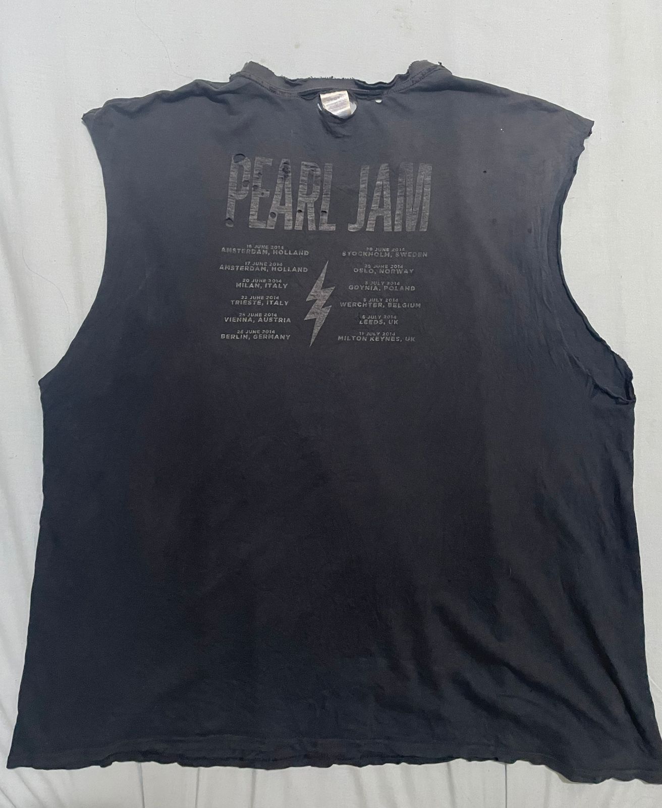 Band Tees 🔥 Pearl Jam Tour Distressed Sleeveless Tee – XL 🔥 Size US XL / EU 56 / 4 - 1 Thumbnail