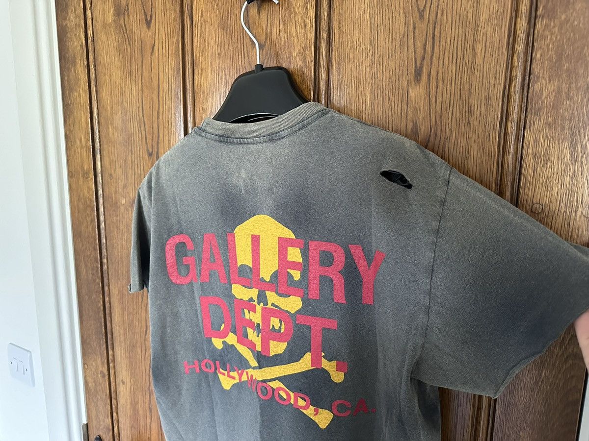 Gallery Dept. Gallery Dept skull and crossbones Hollywood logo t shirt Size US S / EU 44-46 / 1 - 16 Thumbnail