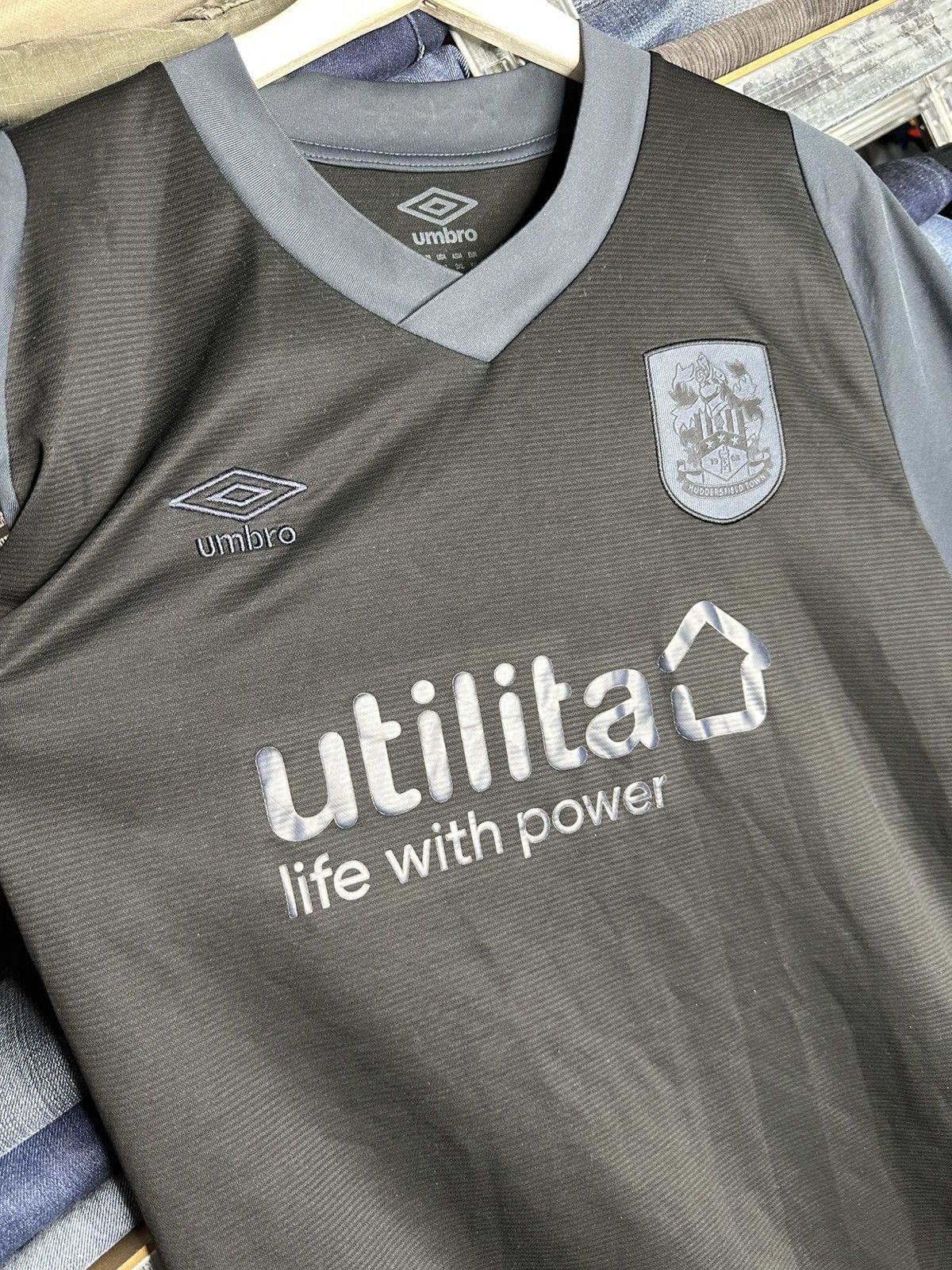 Umbro Umbro Huddersfield Town 2022/23 football shirt Size XXL Size US XXL / EU 58 / 5 - 3 Thumbnail