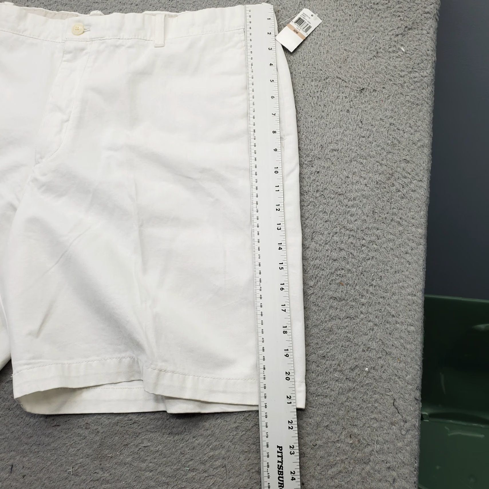 Izod IZOD Mens White Chino Shorts 42 Regular Flat Front Slash Pocket Shorts Mens Size 42 White Flat Front Casual Outdoor 90s? Size US 42 / EU 58 - 4 Thumbnail