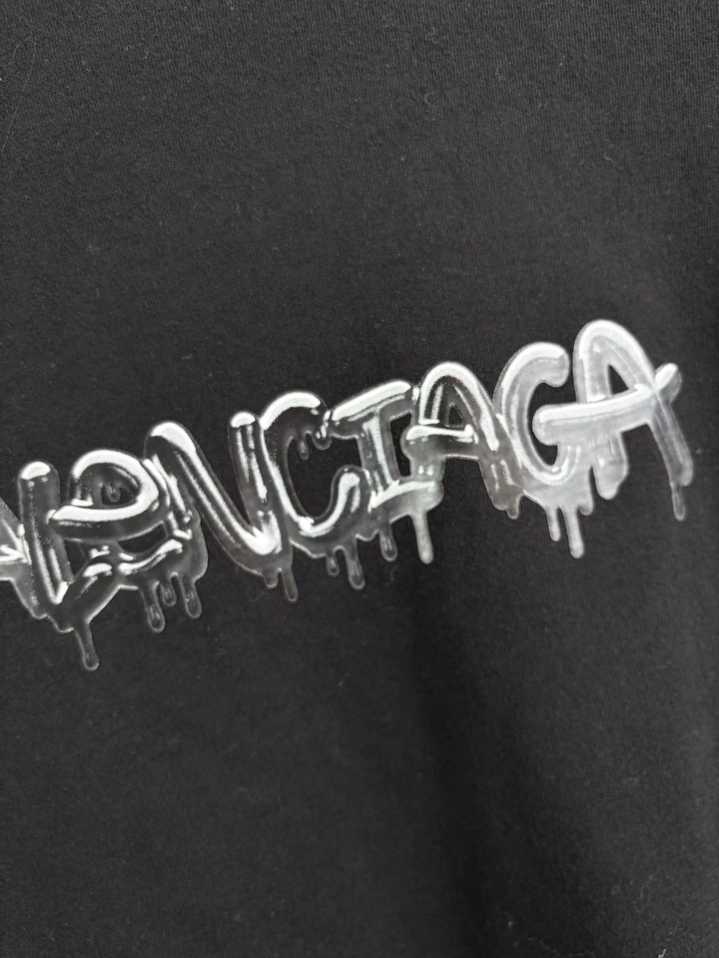 Balenciaga Balenciaga Jelly Graffiti LOGO Short Sleeve K1 Size US L / EU 52-54 / 3 - 3 Thumbnail