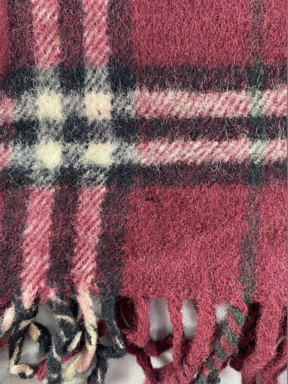 Burberry Burberry Lambswool Burgundy Scarf Size ONE SIZE - 3 Thumbnail