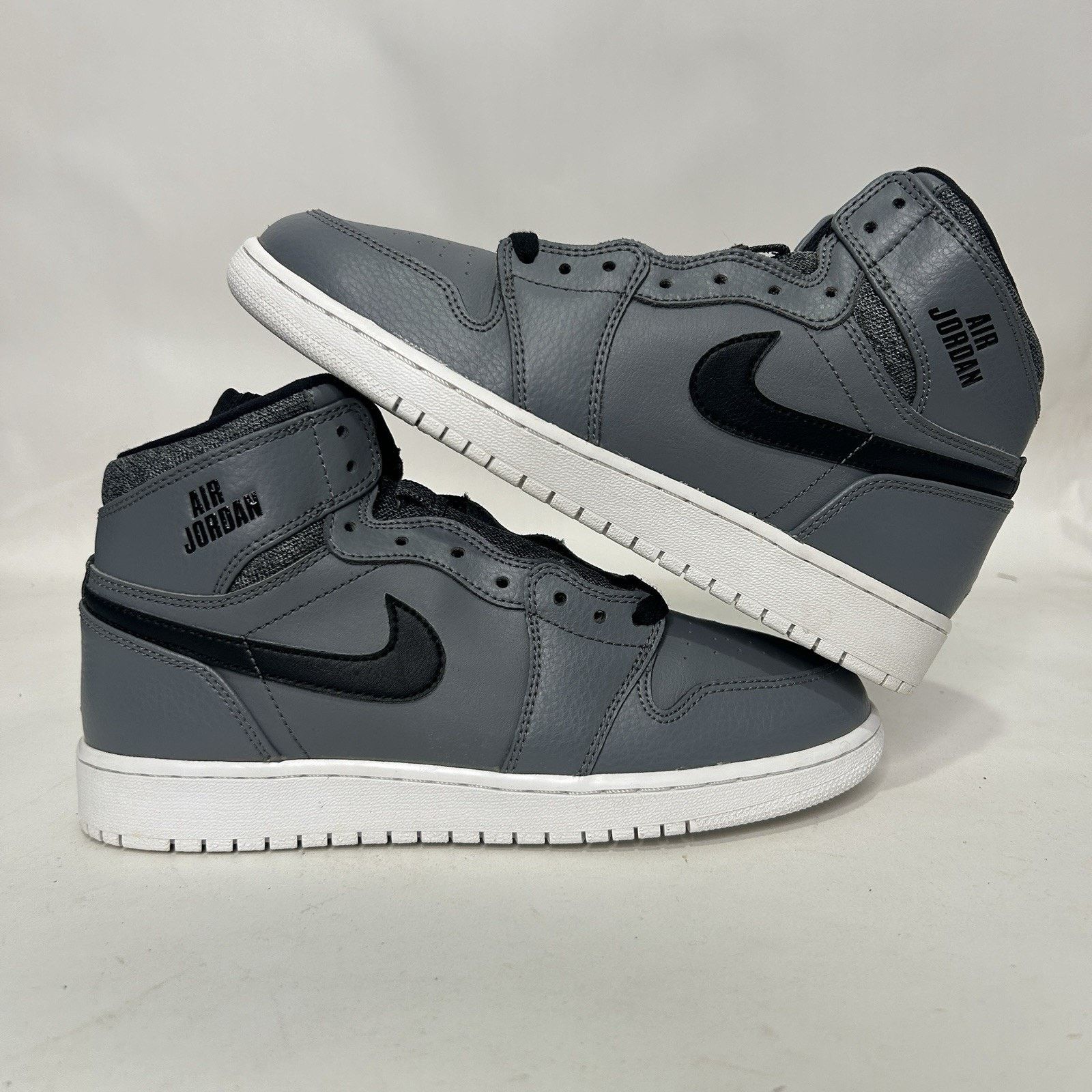 Nike Nike Air Jordan 1 High Retro BG Rare Air “Cool Grey” Size US 8.5 / IT 38.5 - 1 Thumbnail