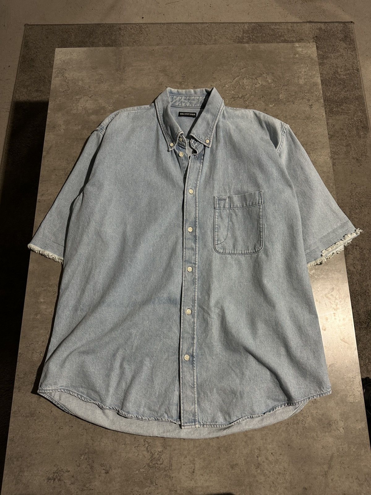 Balenciaga Balenciaga Short Sleeve Shirt Size US XXS / EU 40 - 1 Thumbnail