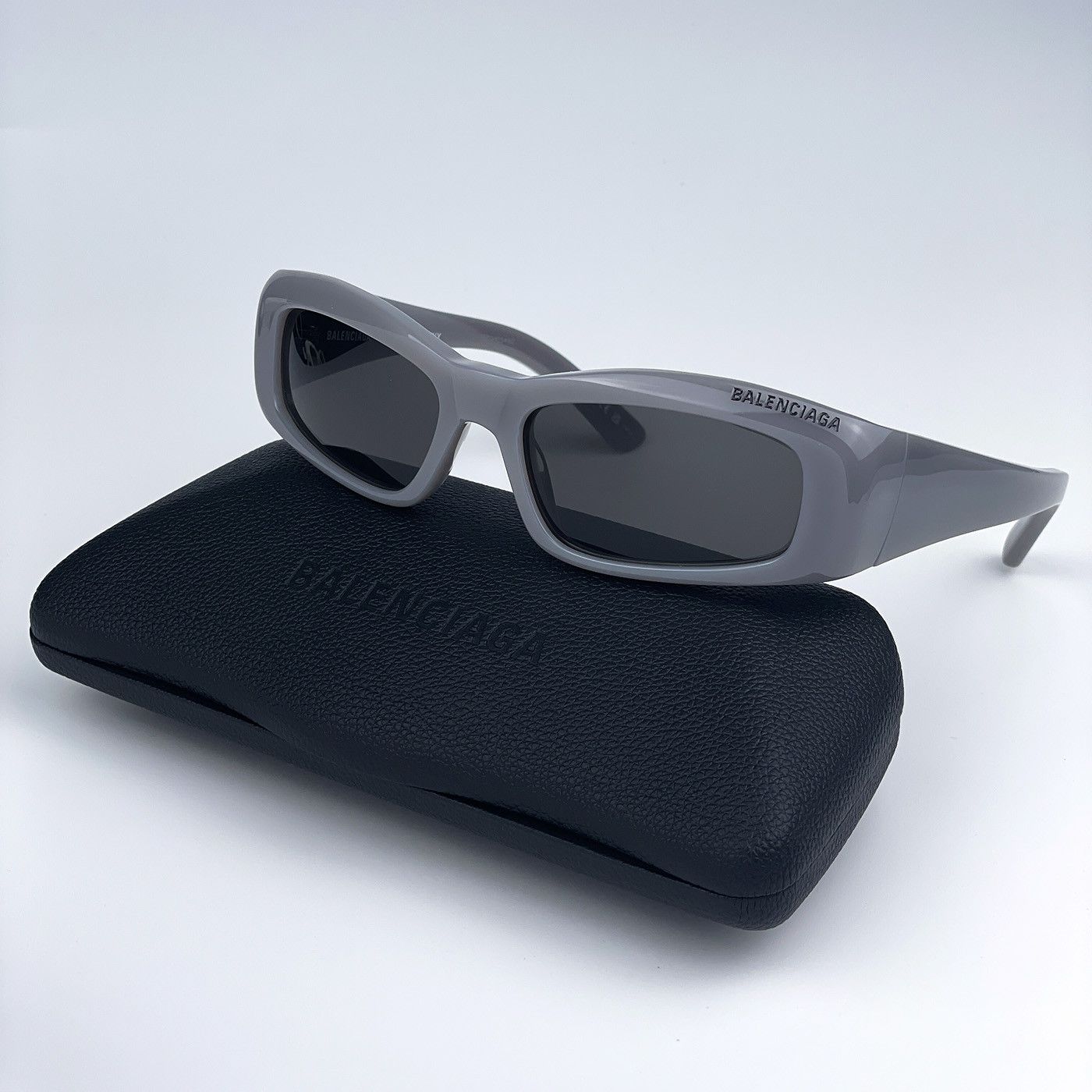 サングラス BALENCIAGA Woman Sunglasses Grey BB0328S 003 BALENCIAGA PANTHER 0328 Gray Silver Mirror Geometric Unisex