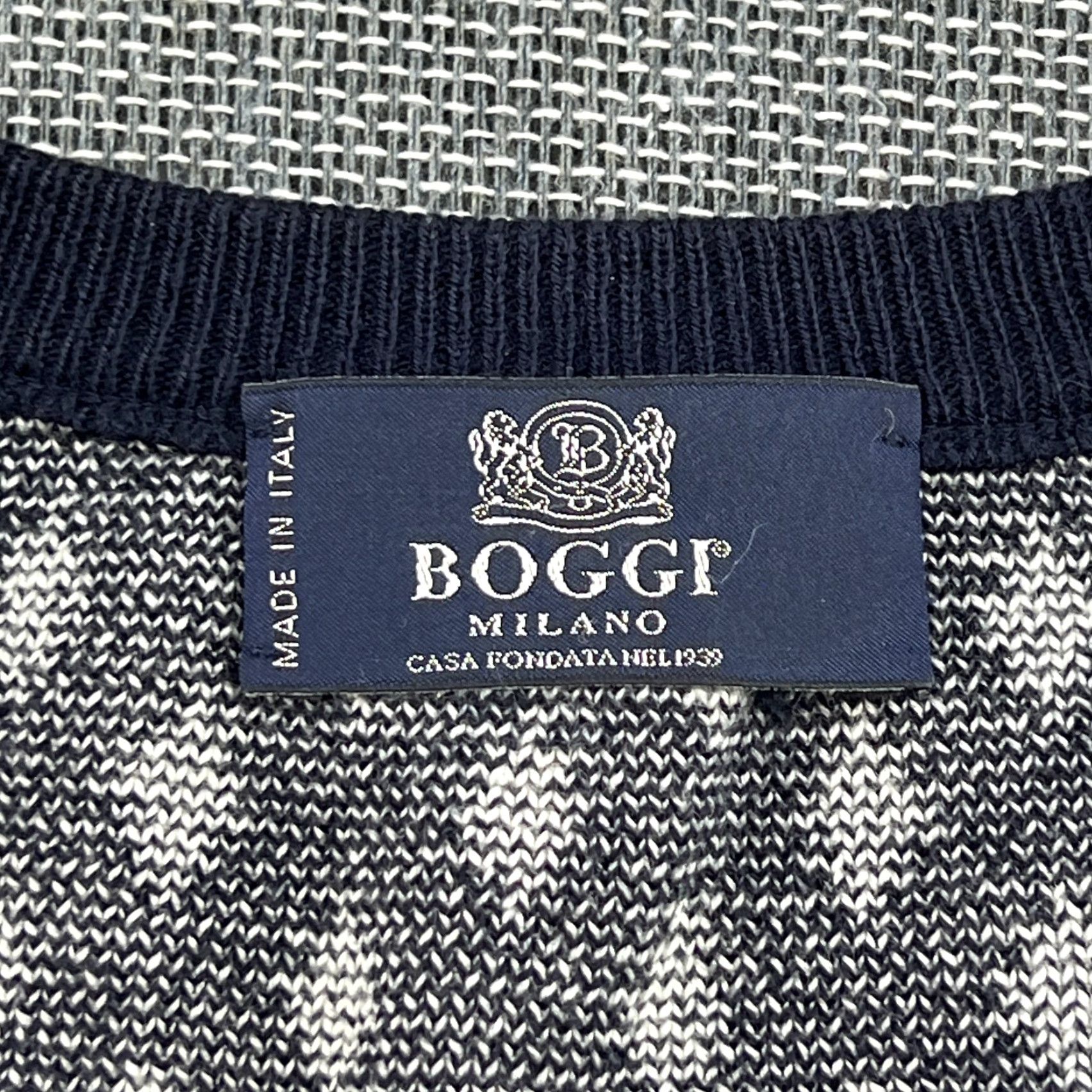 Vintage BOGGI Milano Sweater XL Blue Cotton V-Neck Men Pullover Size US XL / EU 56 / 4 - 4 Thumbnail