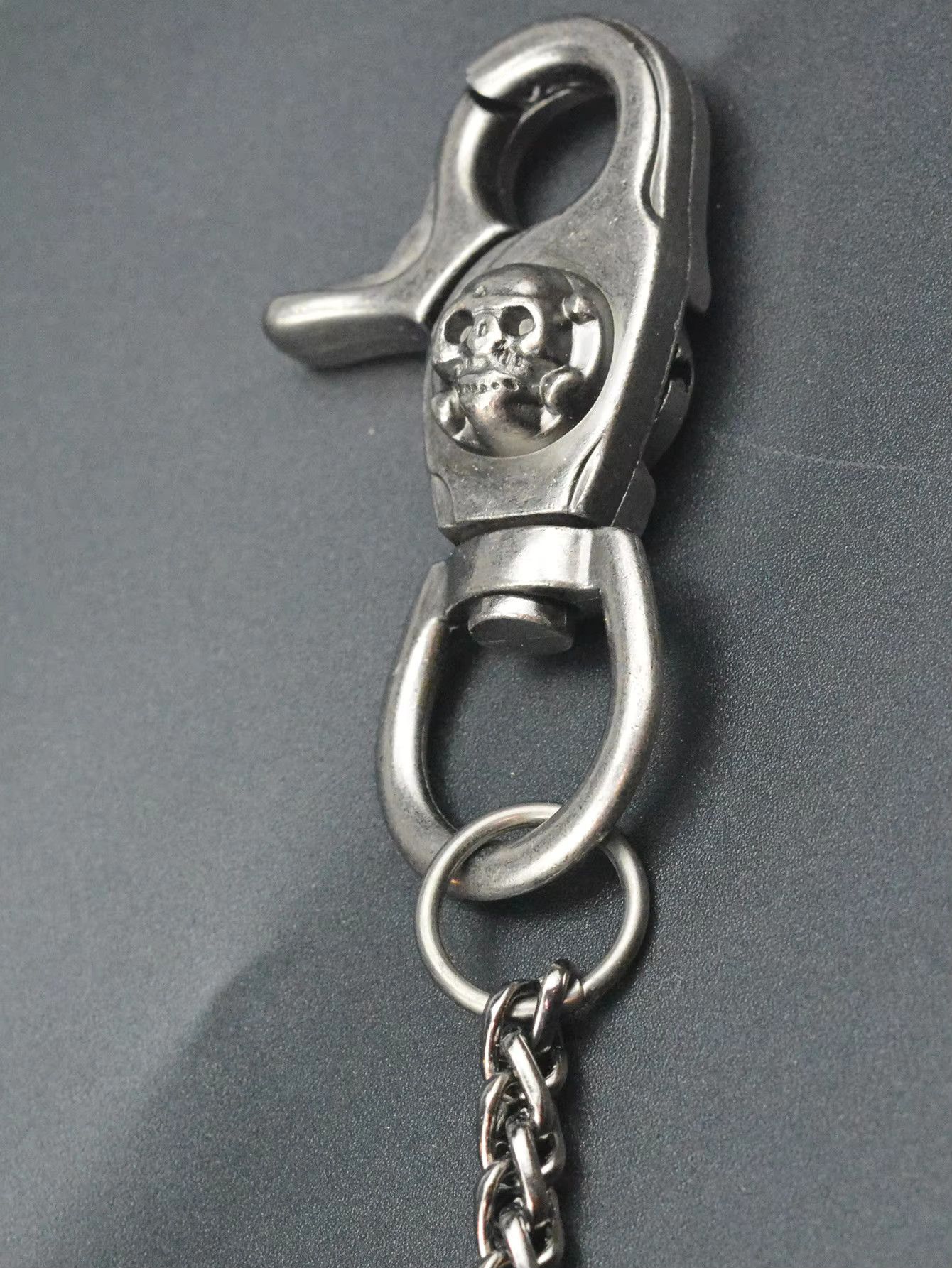 Jewelry Skull Buckle Clips Snap Hoop Belt Chain Keychain Size ONE SIZE - 3 Thumbnail
