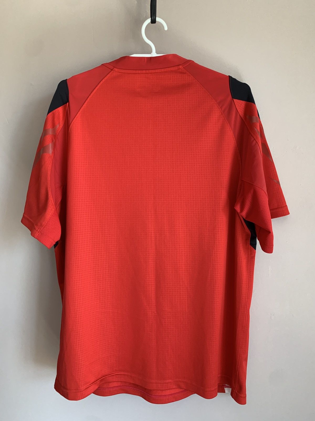Under Armour Wales 2013 Home Rugby Union Shirt Under Armour Jersey Size L Size US L / EU 52-54 / 3 - 2 Thumbnail