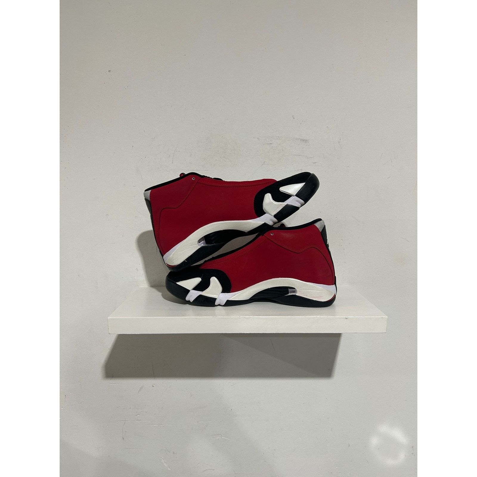 Nike JORDAN 14 RETRO GYM RED TORO SIZE 7.5 PREOWNED Size US 7.5 / EU 40-41 - 2 Thumbnail