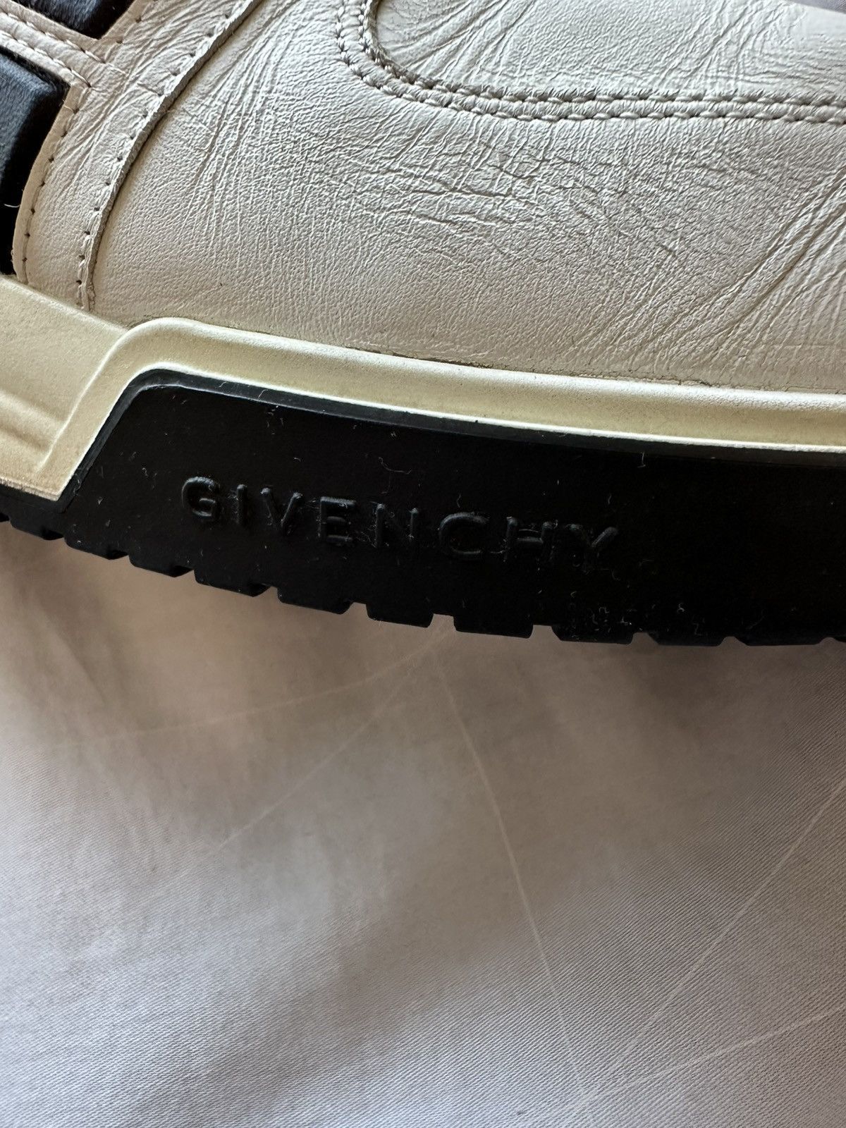 Givenchy Givenchy G4 Leather Sneakers White Size US 11 / EU 44 - 10 Thumbnail