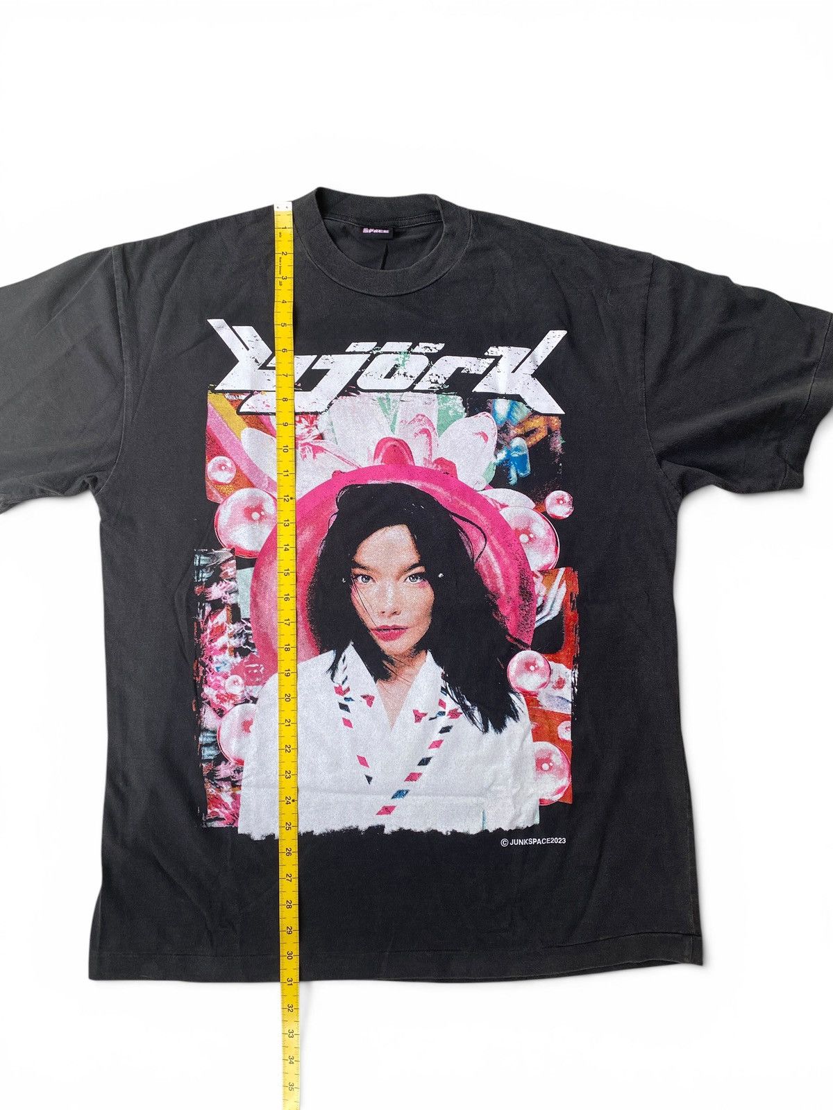 Japanese Brand Bootleg Bjork Post Album Singer Tee Size US XL / EU 56 / 4 - 8 Thumbnail