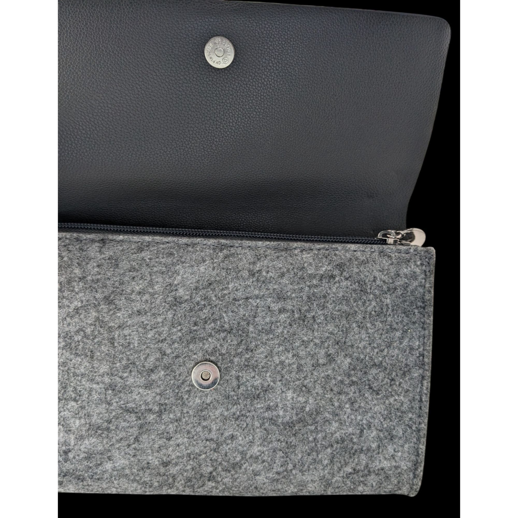 Other La Prairie Switzerland Grey Faux Leather & Felt Clutch Size ONE SIZE - 4 Thumbnail