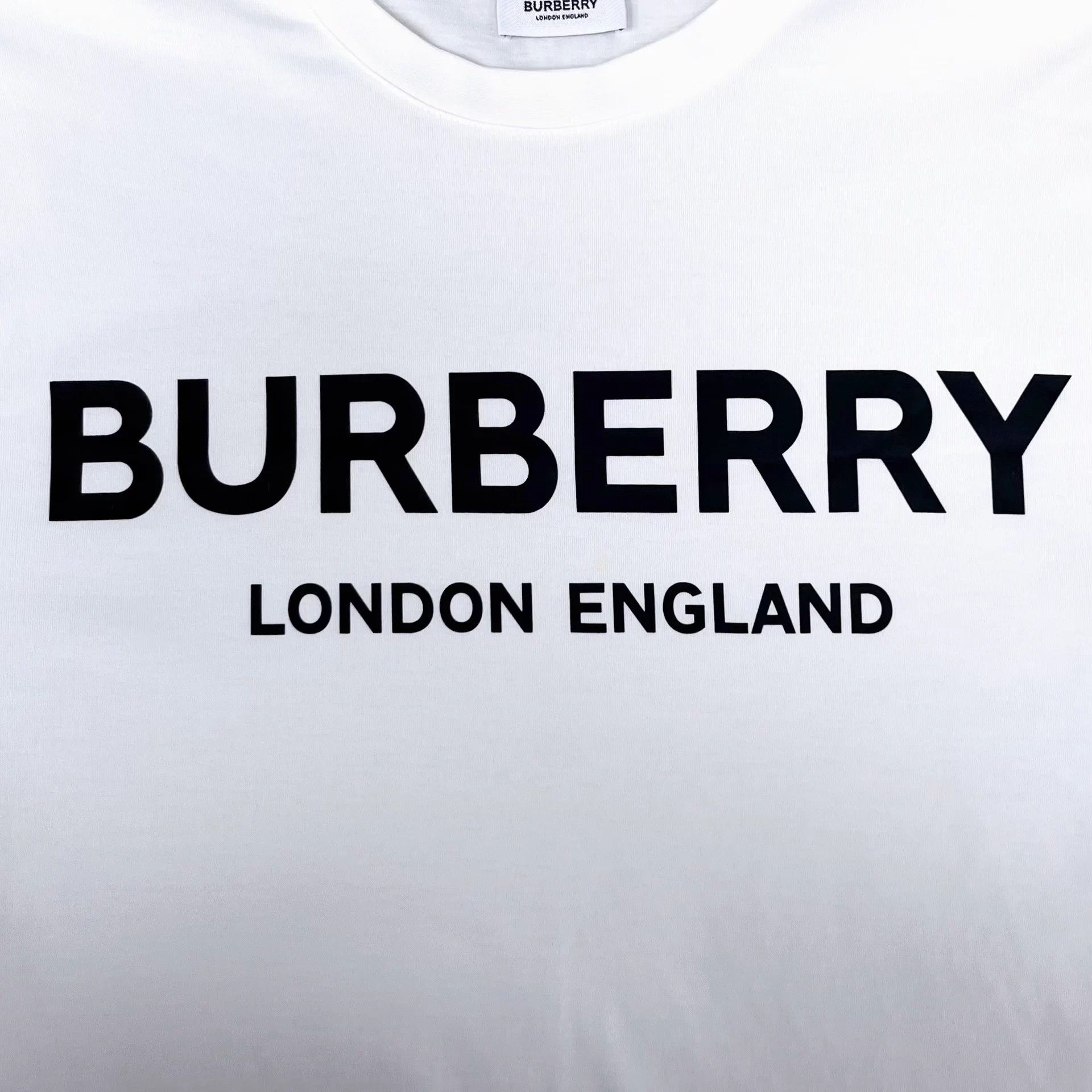Burberry Burberry London White SS Tee Unisex OS/XS NWT Size US XS / EU 42 / 0 - 5 Thumbnail