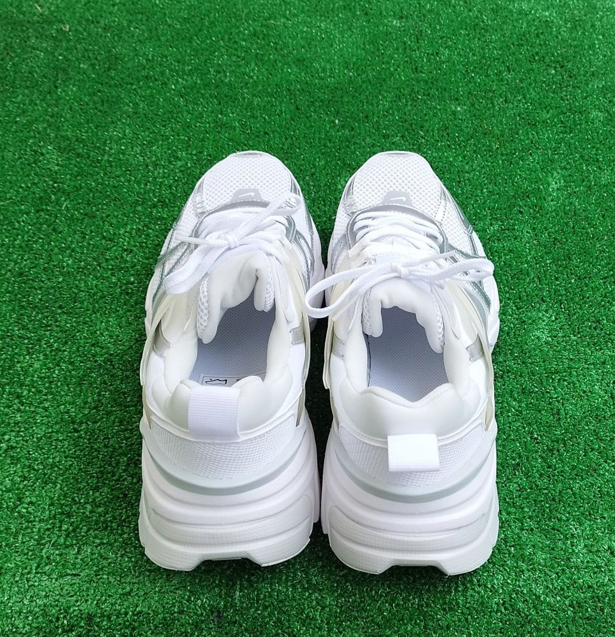 Nike Shoes Nike V2K Run Unisex Size US 11.5 / EU 44-45 - 5 Thumbnail
