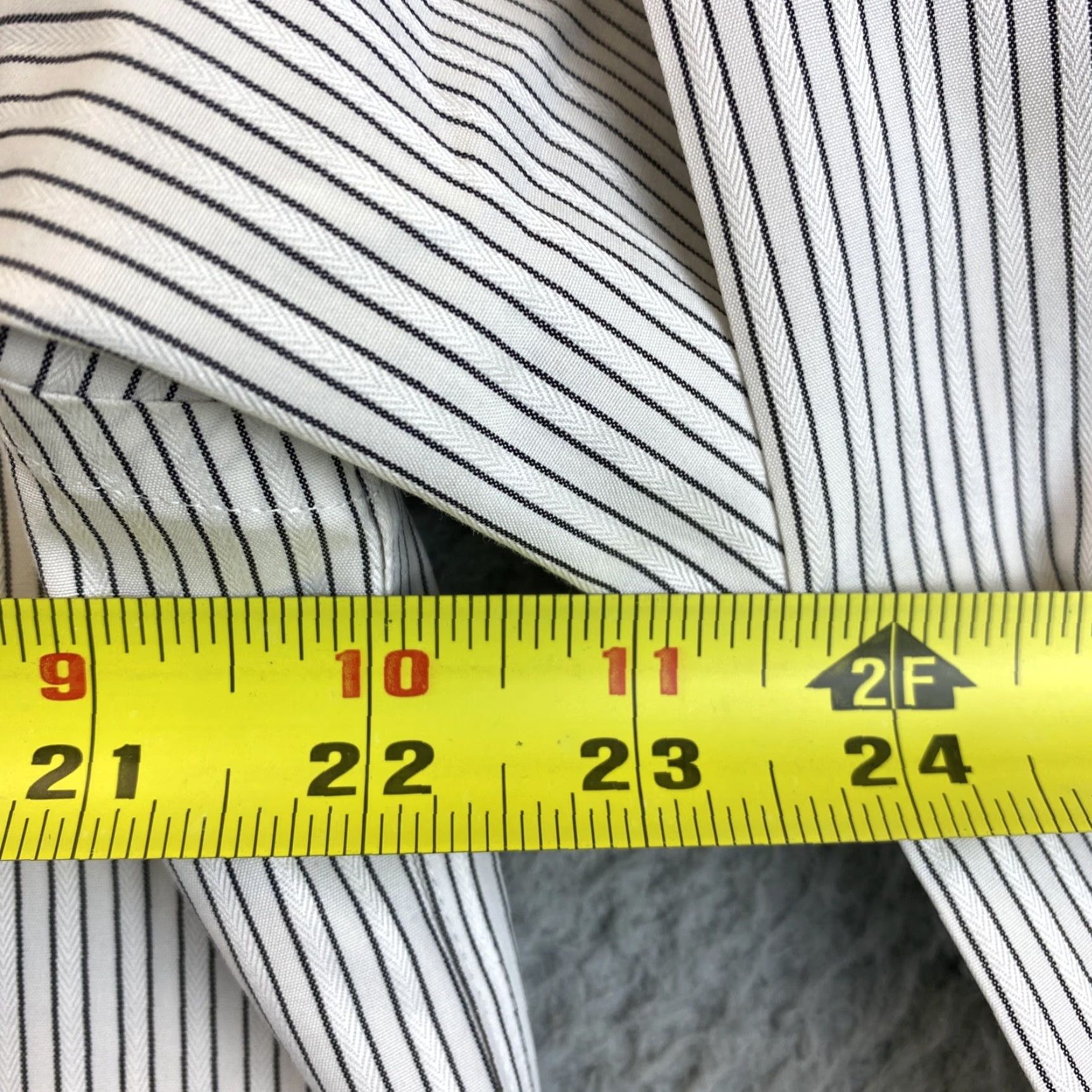 Roundtree & Yorke Roundtree & Yorke Gold Label Men's Dress Shirt 15.5/33 slim fit /75-52 Size 40R - 7 Thumbnail
