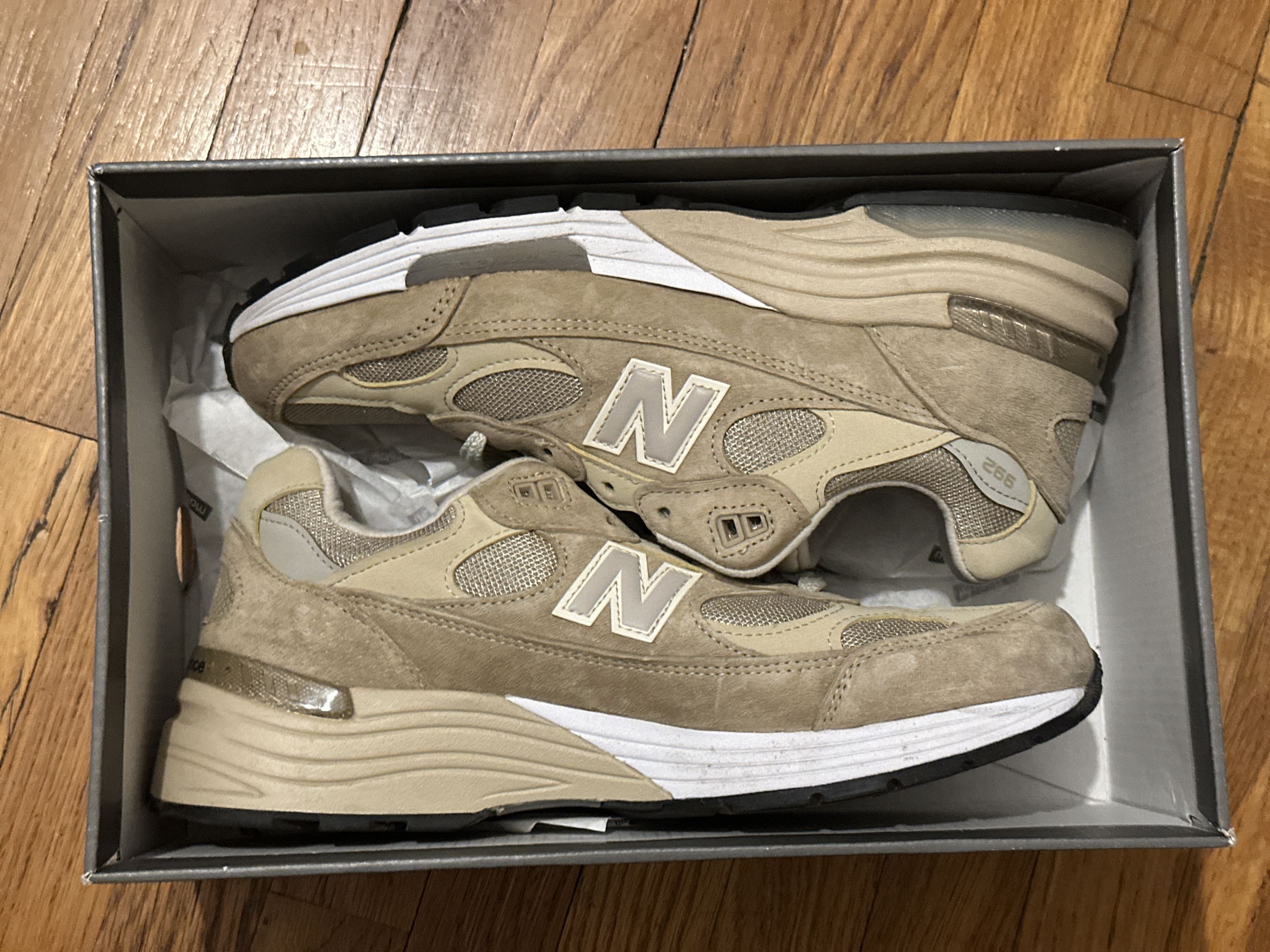 New Balance New Balance Tan 992 Shoes Size US 9 / EU 42 - 3 Thumbnail