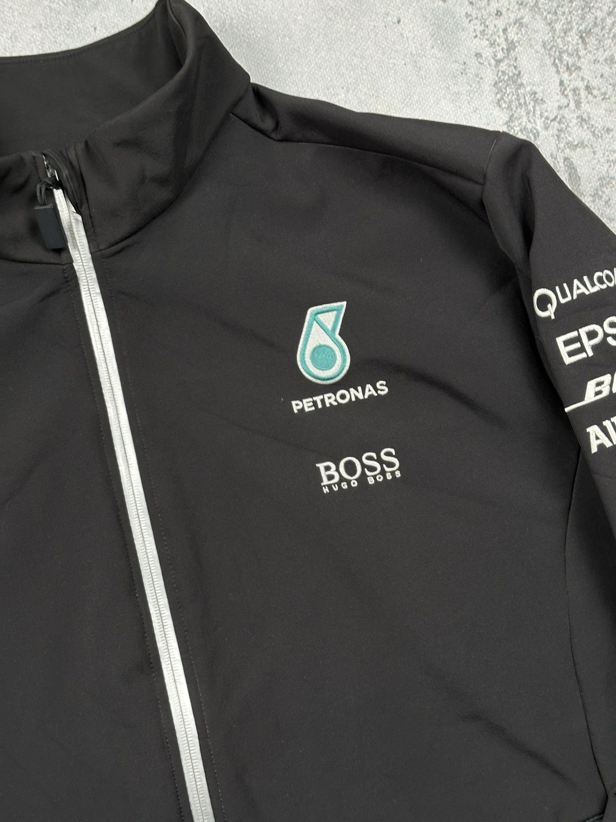Formula 1 Mercedes AMG Petronas Formula One Team Softshell Jacket y2k Size US XXL / EU 58 / 5 - 8 Thumbnail