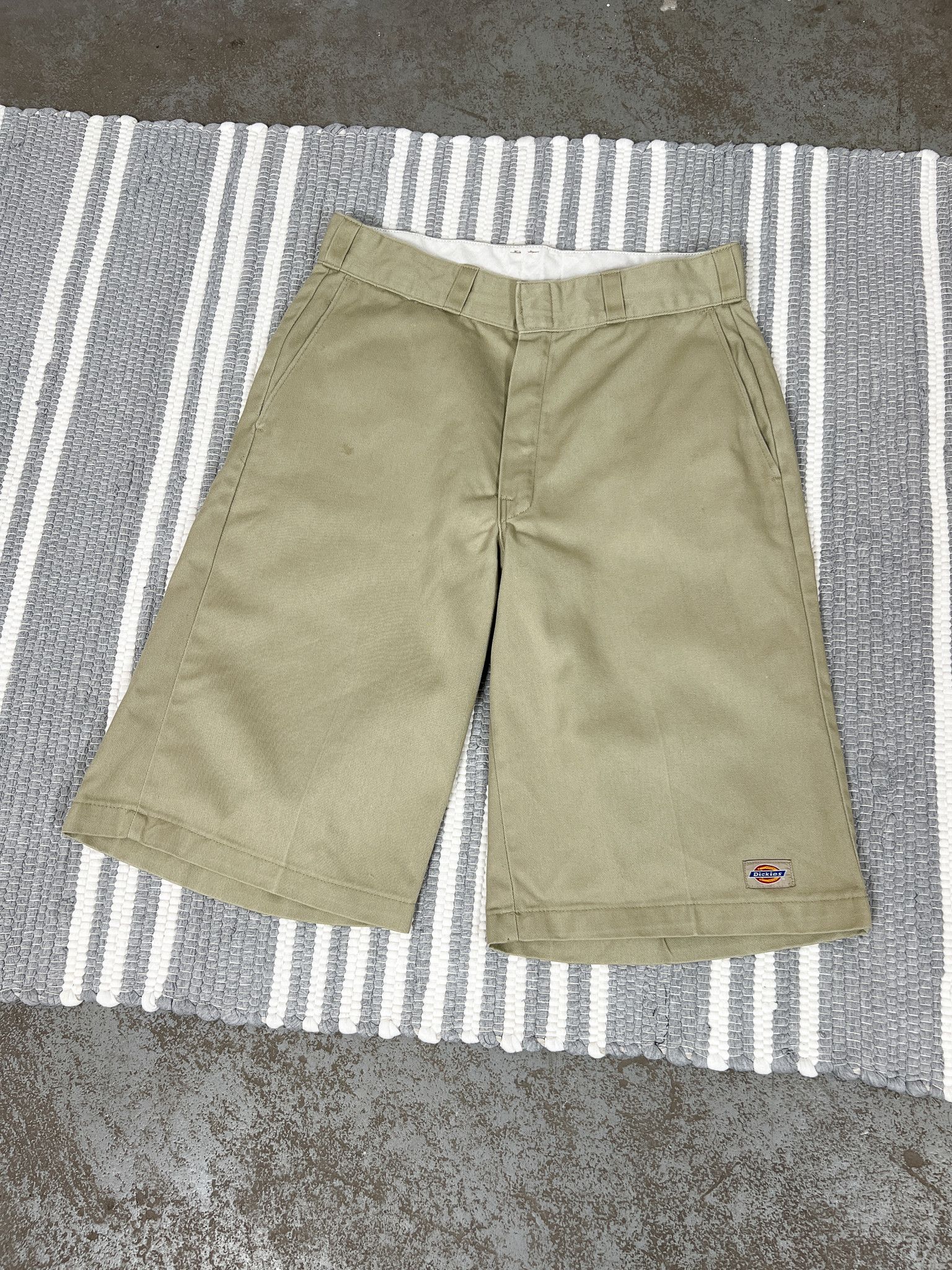 Dickies Vintage Dickies Loose Fit Shorts Size US 30 / EU 46 - 1 Thumbnail