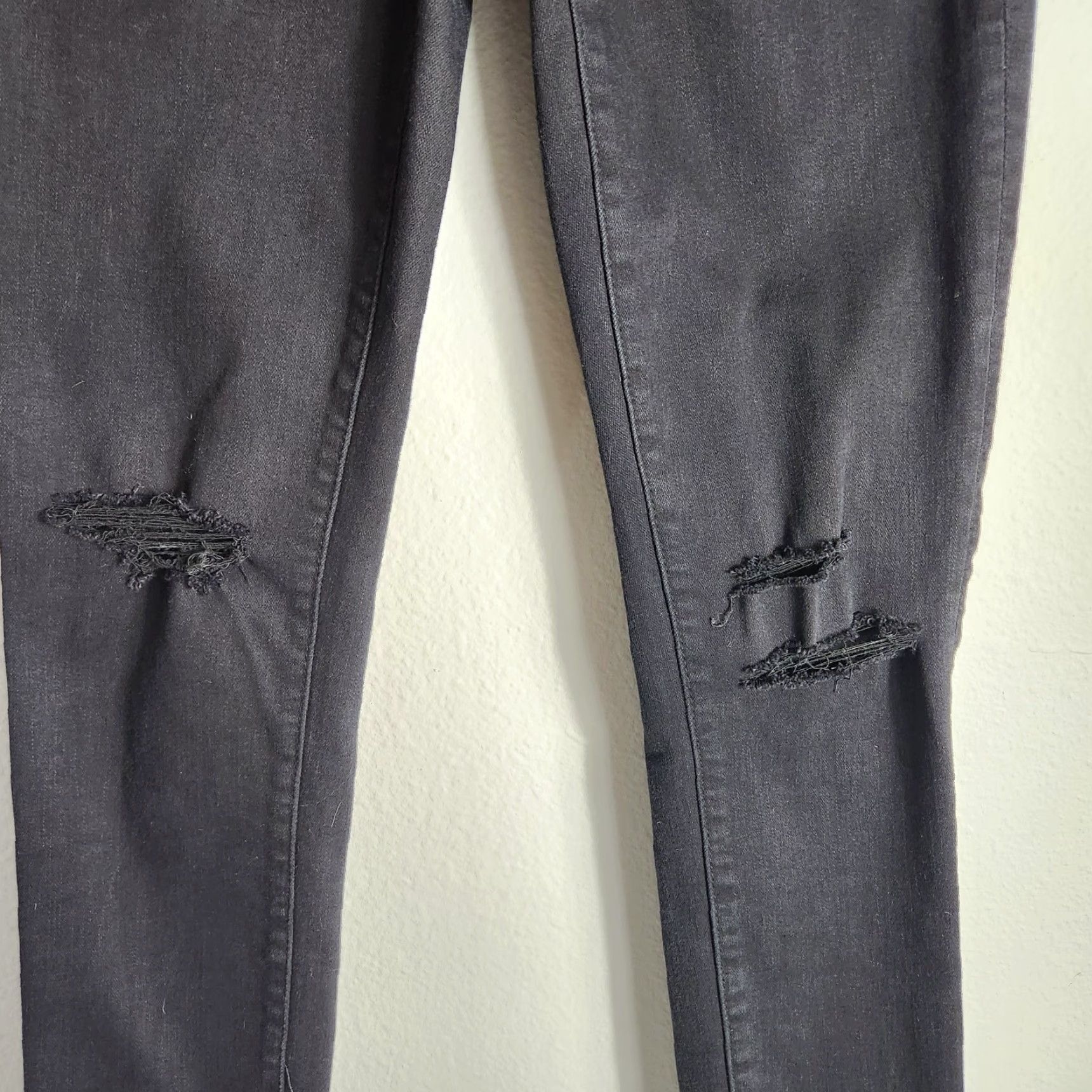 American Eagle Outfitters American Eagle Womens Black Next Level Stretch Distressed Jeggings-Size 6 Jeans Womens Size ONE SIZE - 5 Thumbnail