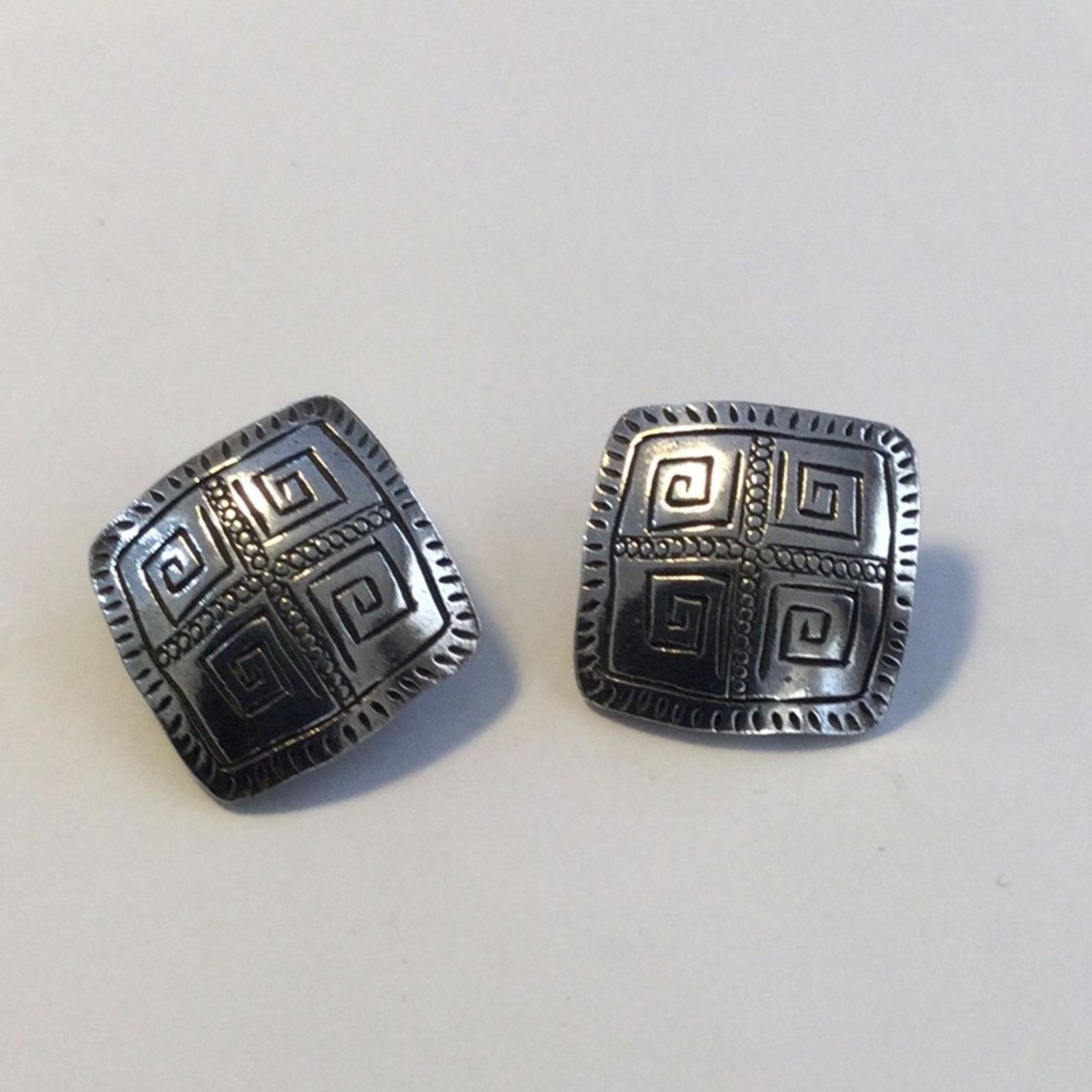 Other Vintage Mondernist Silver Tone Tribal Aztec Clip-On Earrings Size ONE SIZE - 1 Thumbnail
