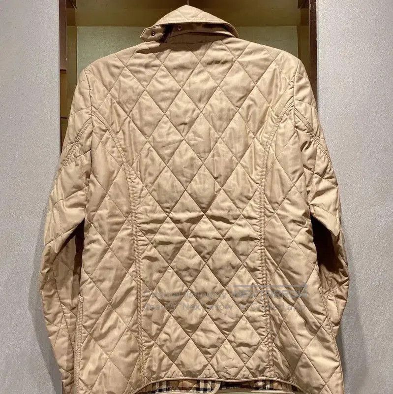 Burberry Burberry Quilted Beige Cotton Women's Jacket. Size L / US 10 / IT 46 - 2 Thumbnail