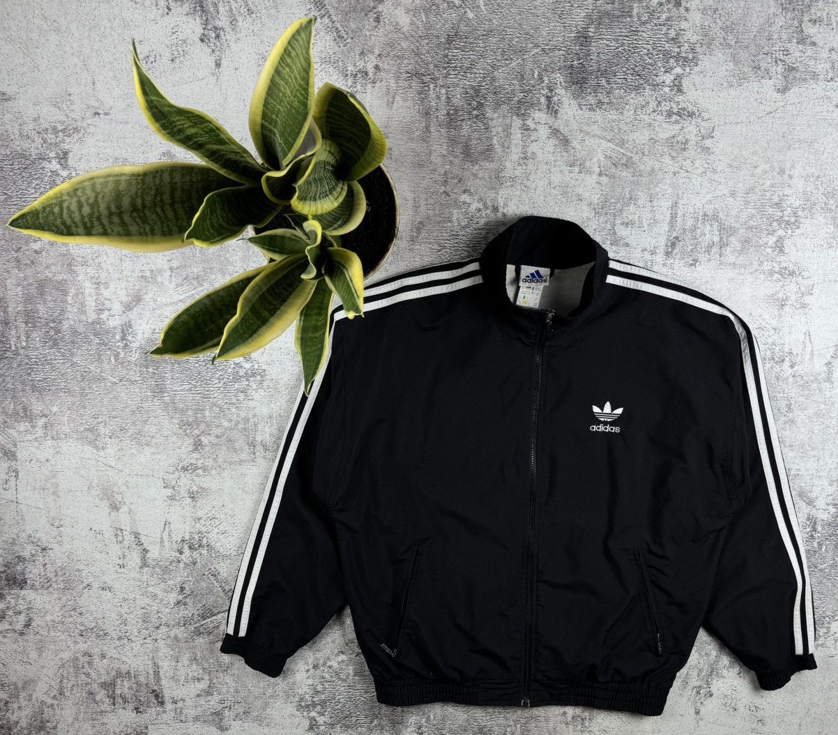 Adidas Vintage Adidas Original Y2K Retro Black Hype Logo Track Activewear Light Jacket Size US M / EU 48-50 / 2 - 1 Thumbnail