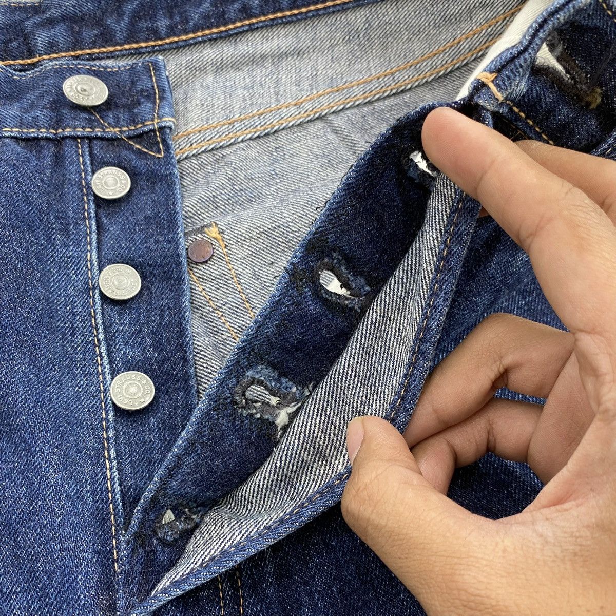 Levi's Vintage Clothing 🇯🇵1990s Vintage Levis 501XX LVC Japan Selvedge Jeans Archive Size US 32 / EU 48 - 8 Thumbnail