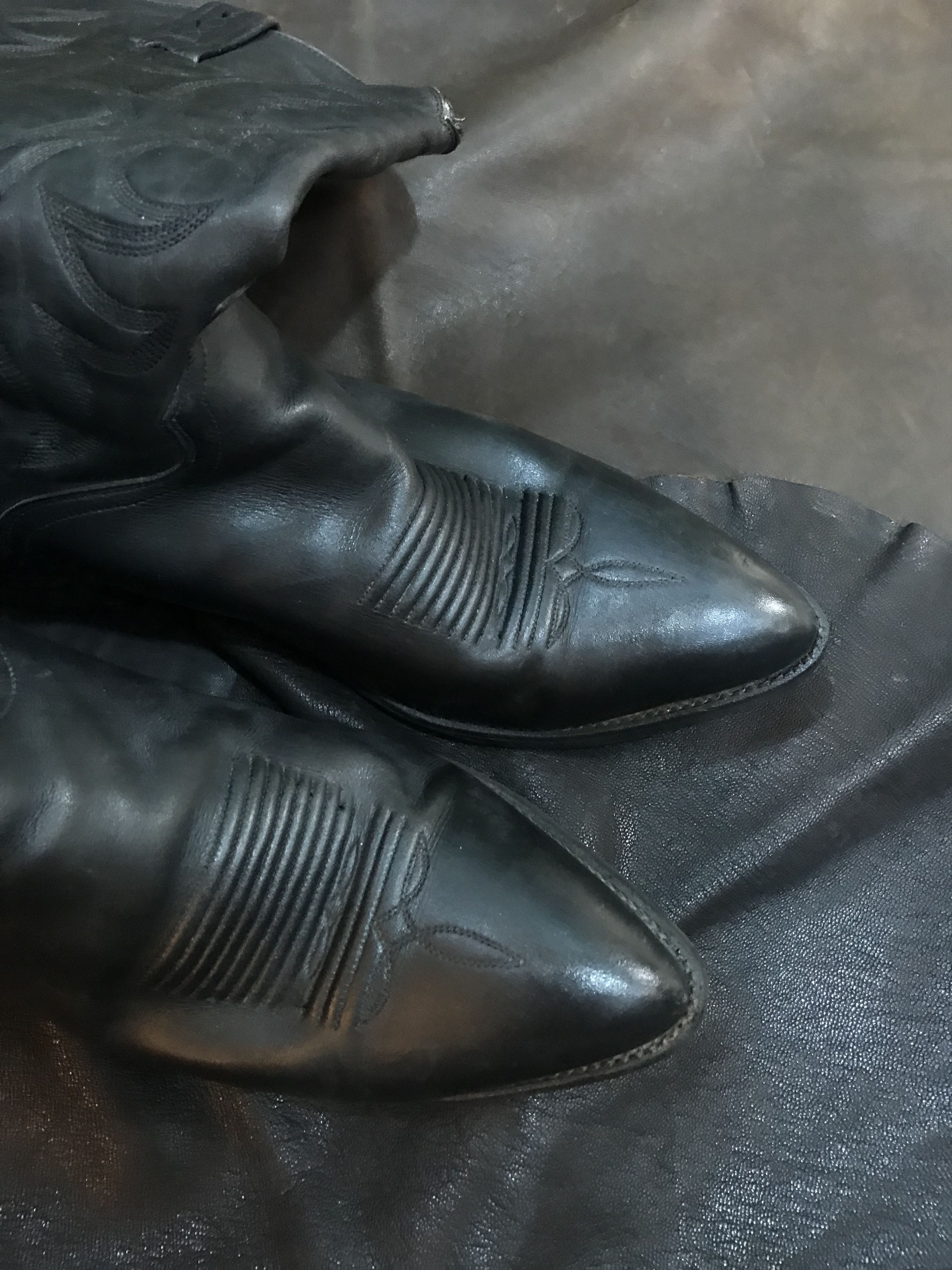 Other BLACK LEATHER COWBOY BOOTS WITH TRADITIONAL WOOD NAILS Size US 14 / EU 47 - 1 Thumbnail