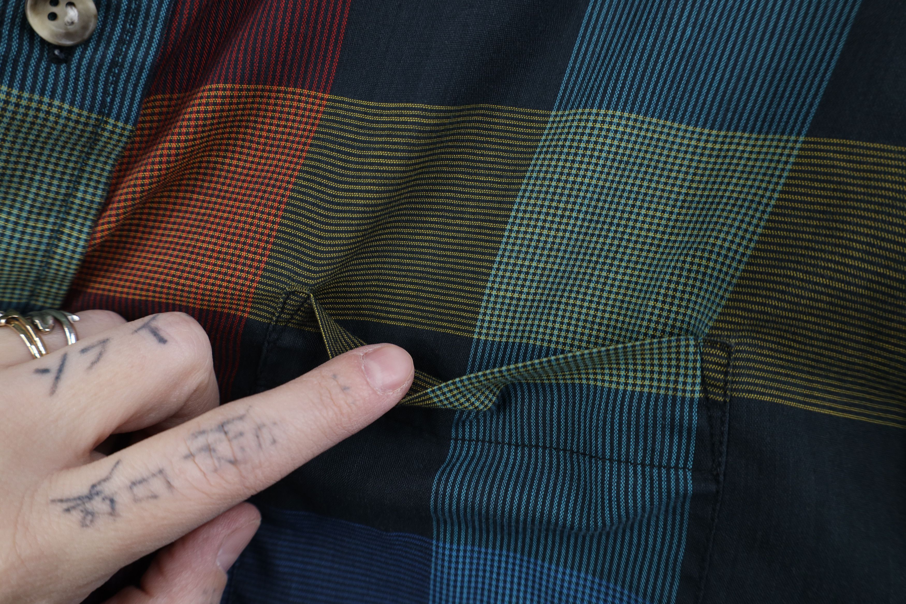 Vintage Vintage 90s Streetwear Rainbow Plaid Button Down Shirt Size US L / EU 52-54 / 3 - 4 Thumbnail