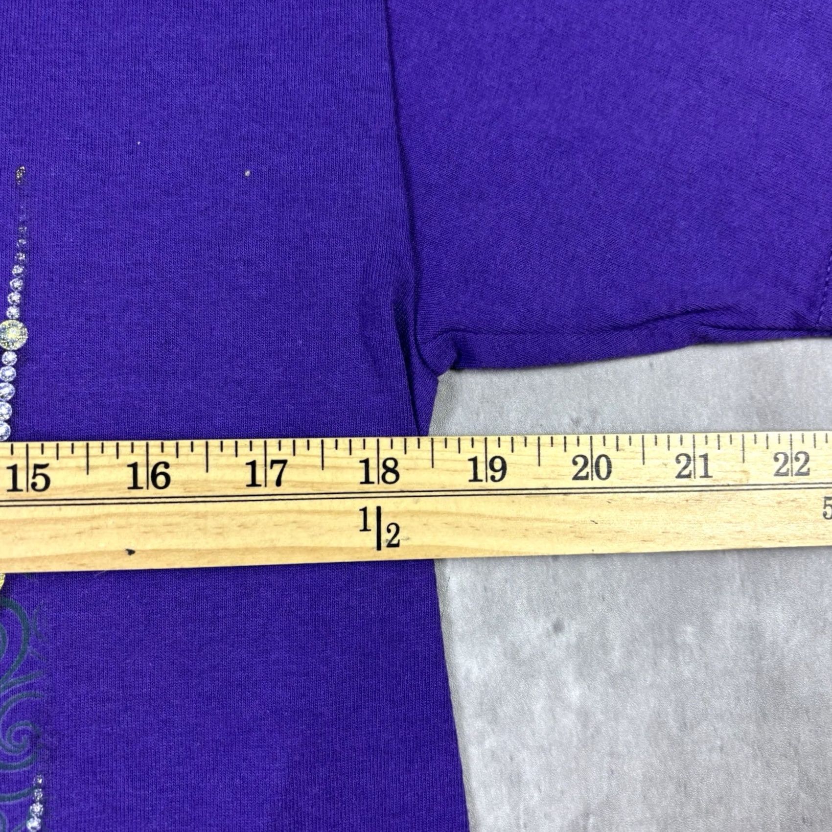 Vintage VINTAGE Mardi Gras Promo T Shirt Purple size M Mens Graphic Logo - Y2K - Beach Theme - Cotton - Crew Neck - Short Sleeve - Regular Fit Size US M / EU 48-50 / 2 - 5 Thumbnail