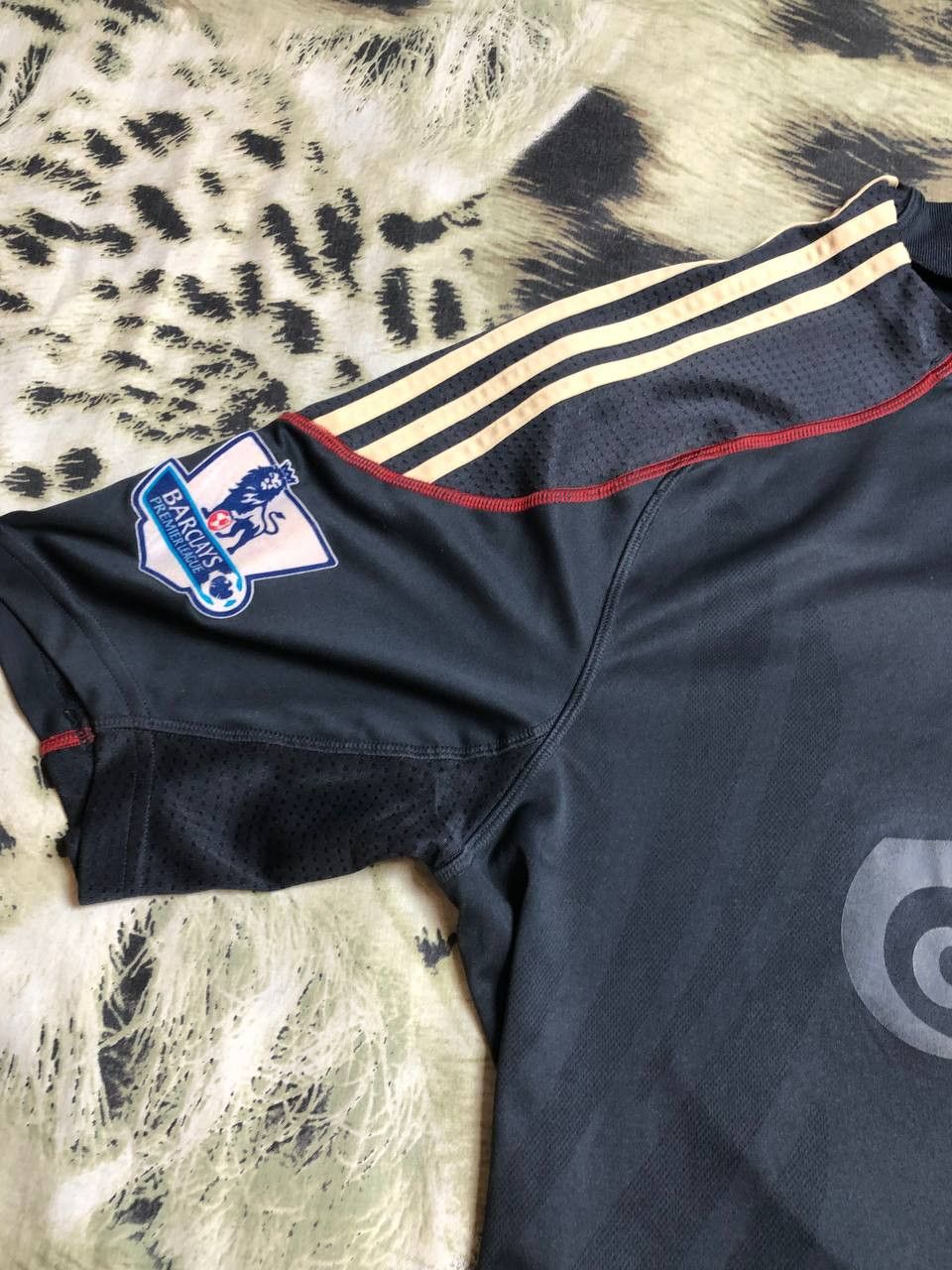 Adidas ADIDAS LIVERPOOL Men FOOTBALL SHIRT JERSEY Size US M / EU 48-50 / 2 - 10 Thumbnail