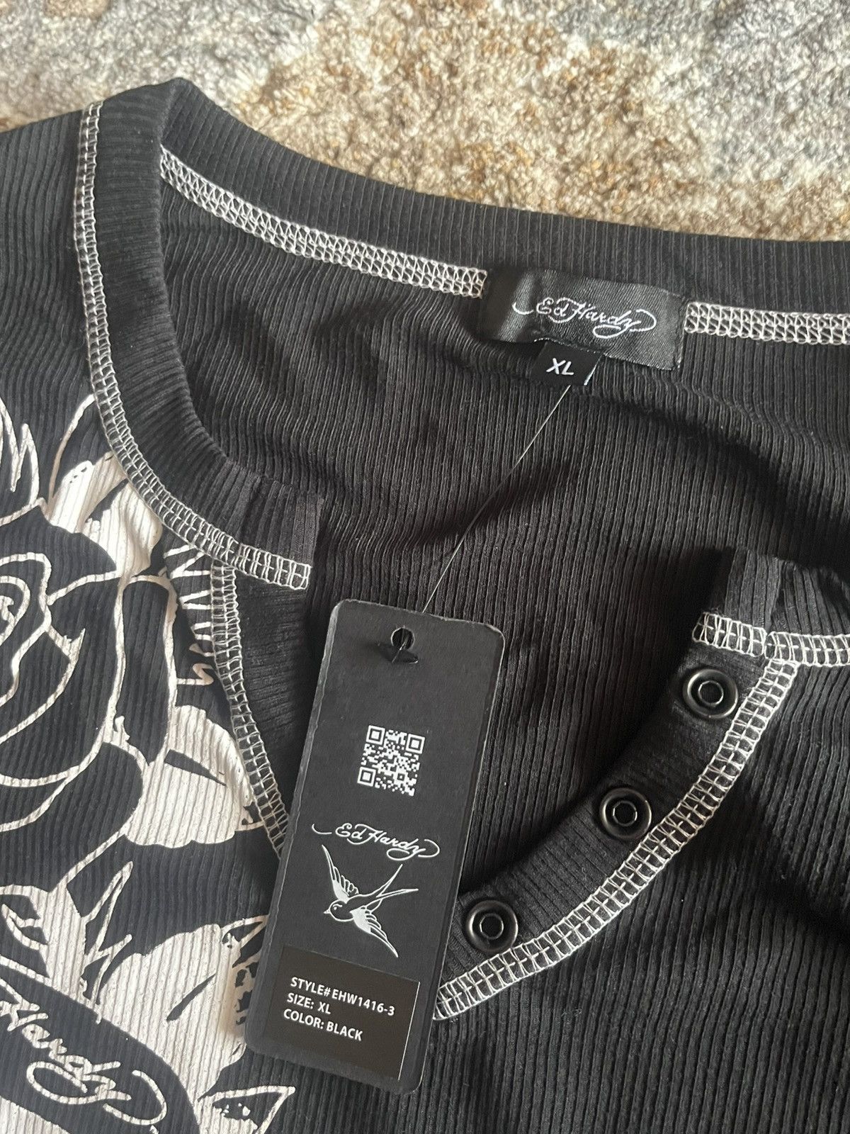 Ed Hardy WOMENS ED HARDY GRAPHIC CROPPED THERMAL BLACK/WHITE XL NWT Size XL / US 12-14 / IT 48-50 - 4 Thumbnail