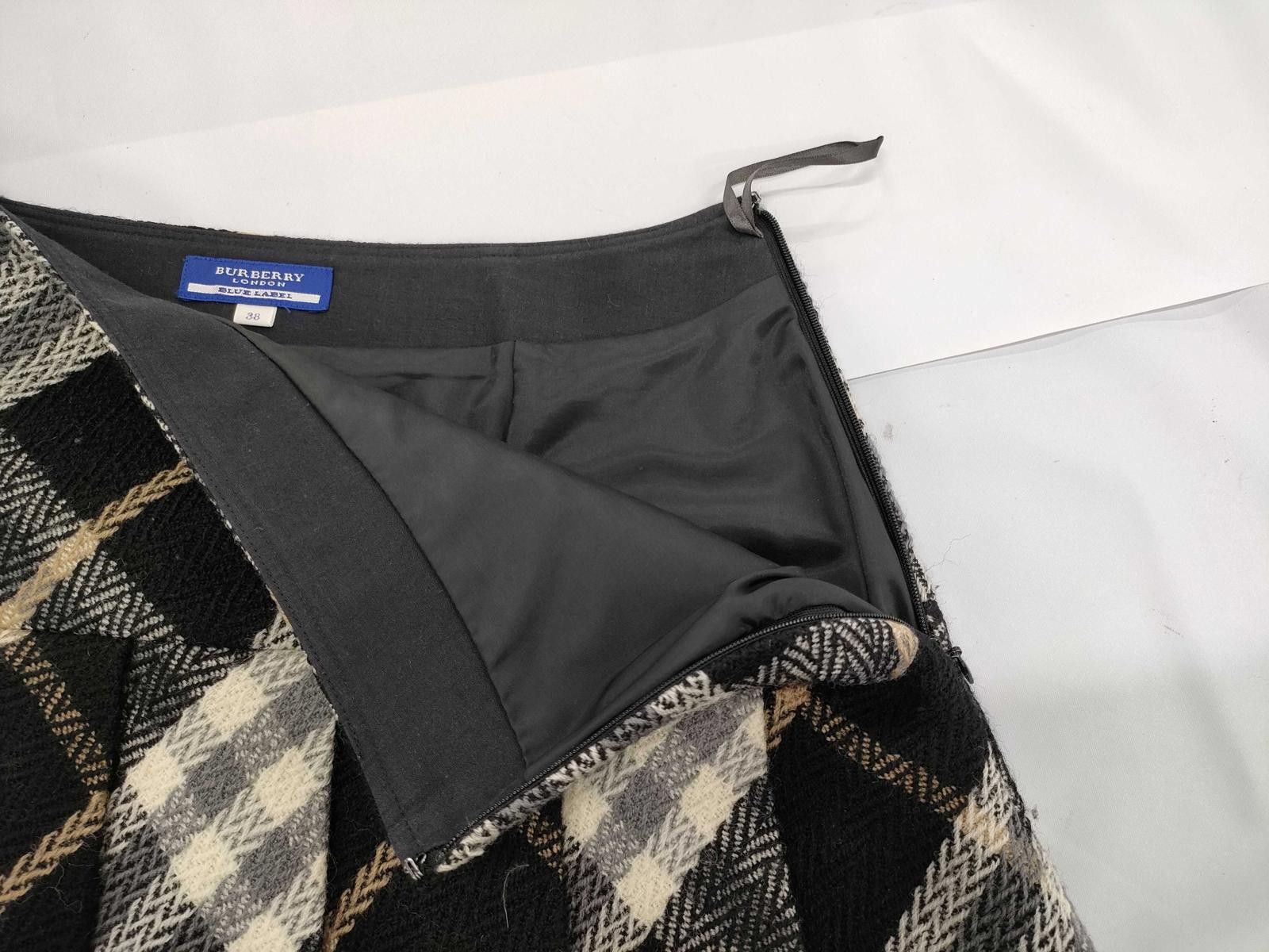 Burberry Burberry Blue Label Tweed Skirt Size 30" / US 8 / IT 44 - 2 Thumbnail