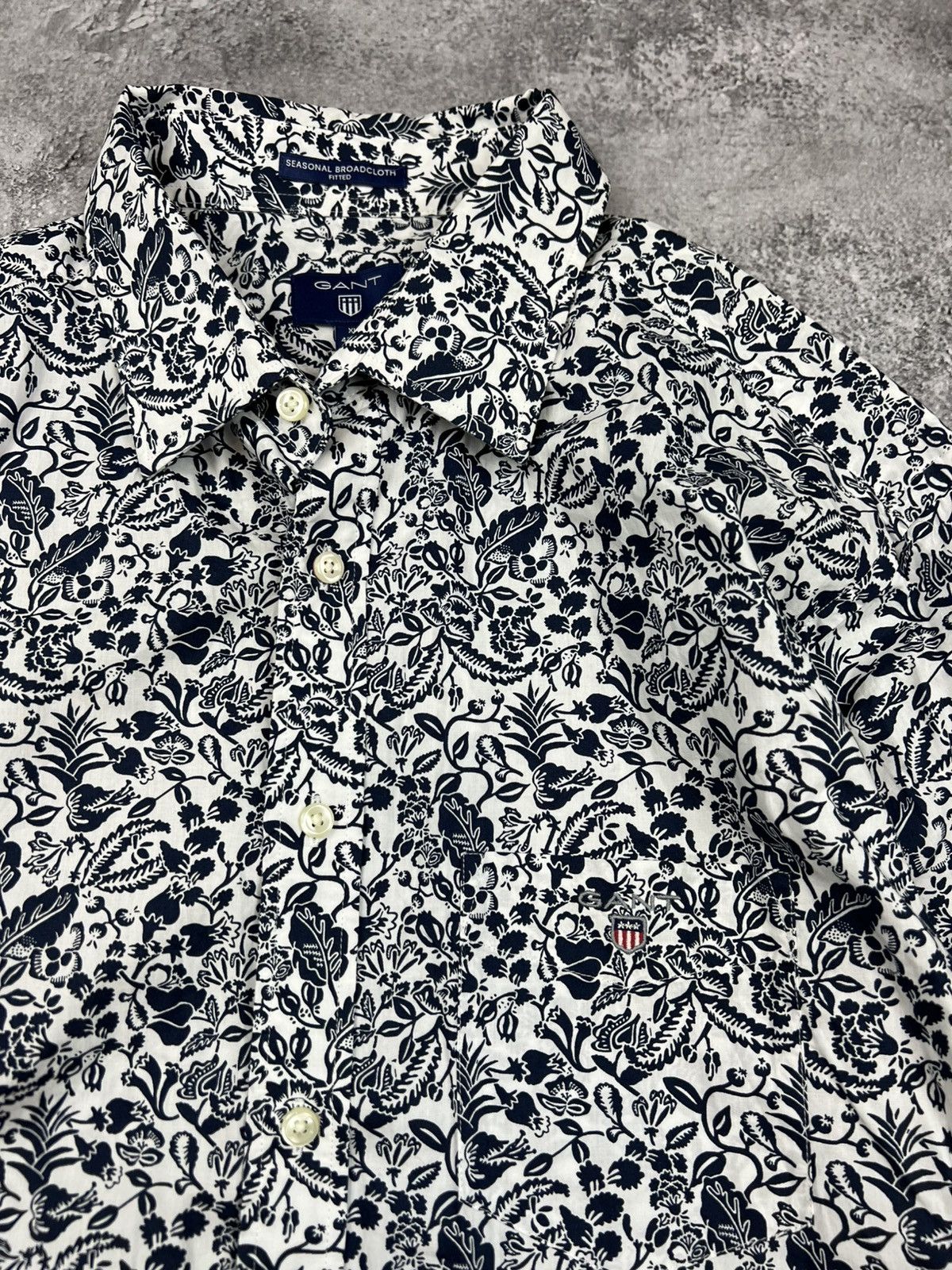 Gant Gant Mens Button Up Shirt Floral White Xlarge Size US XL / EU 56 / 4 - 2 Thumbnail